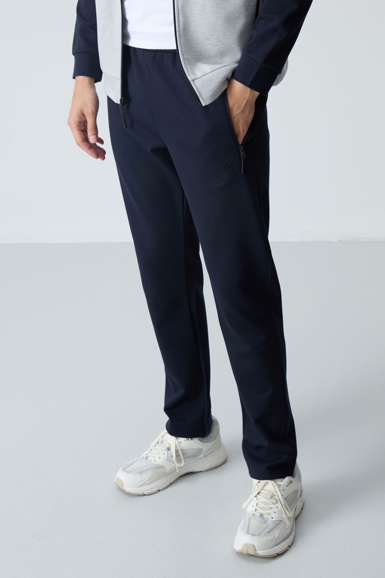 TOMMY Men's Color-blocked Knit Active Set 5