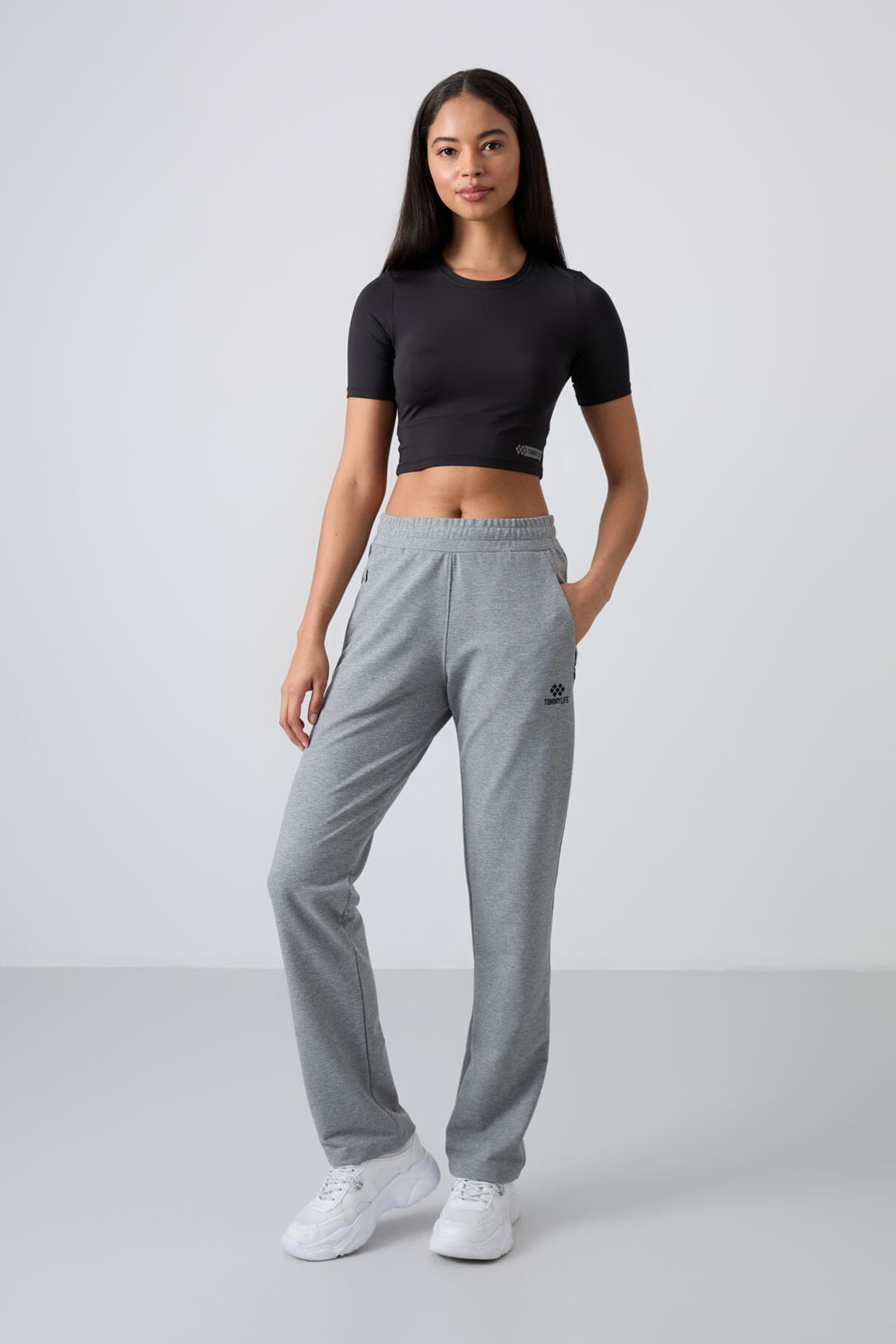 TOMMY Women's Straight-Leg Fleece Sweatpants 1