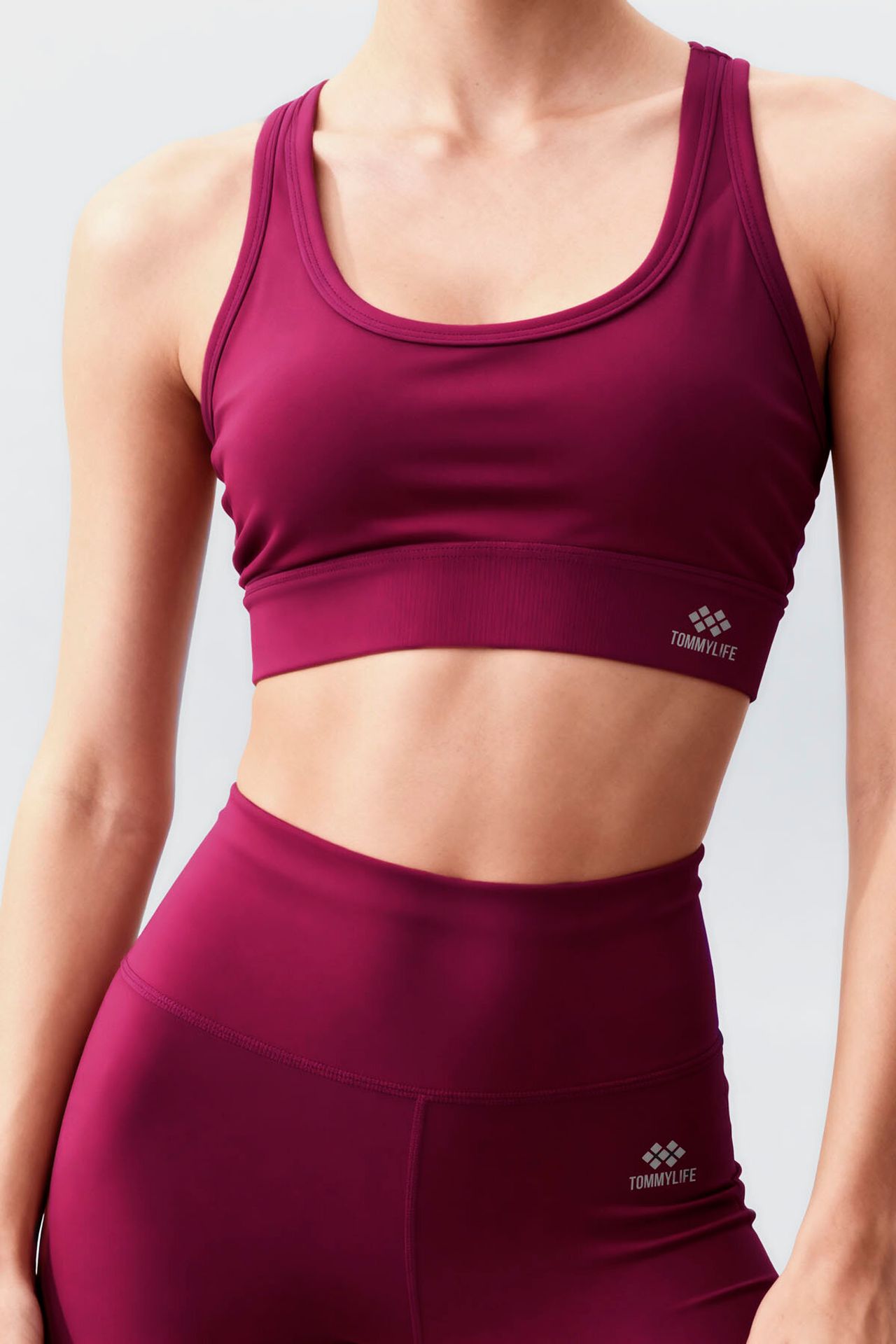 TOMMY Sleeveless Athletic Set With Leggings 4