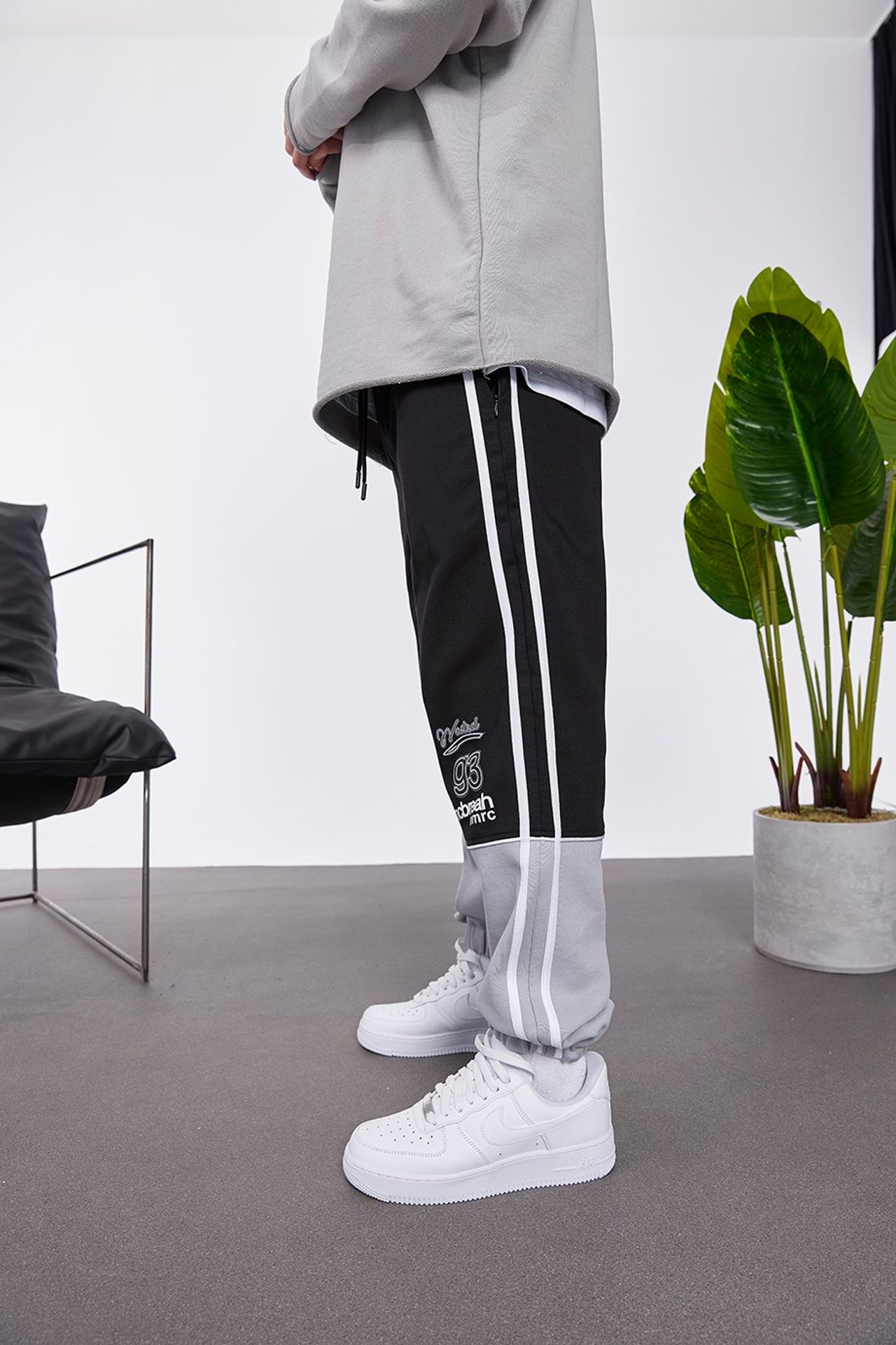 NOMARC Renk Bloklu Daralan Jogger 3