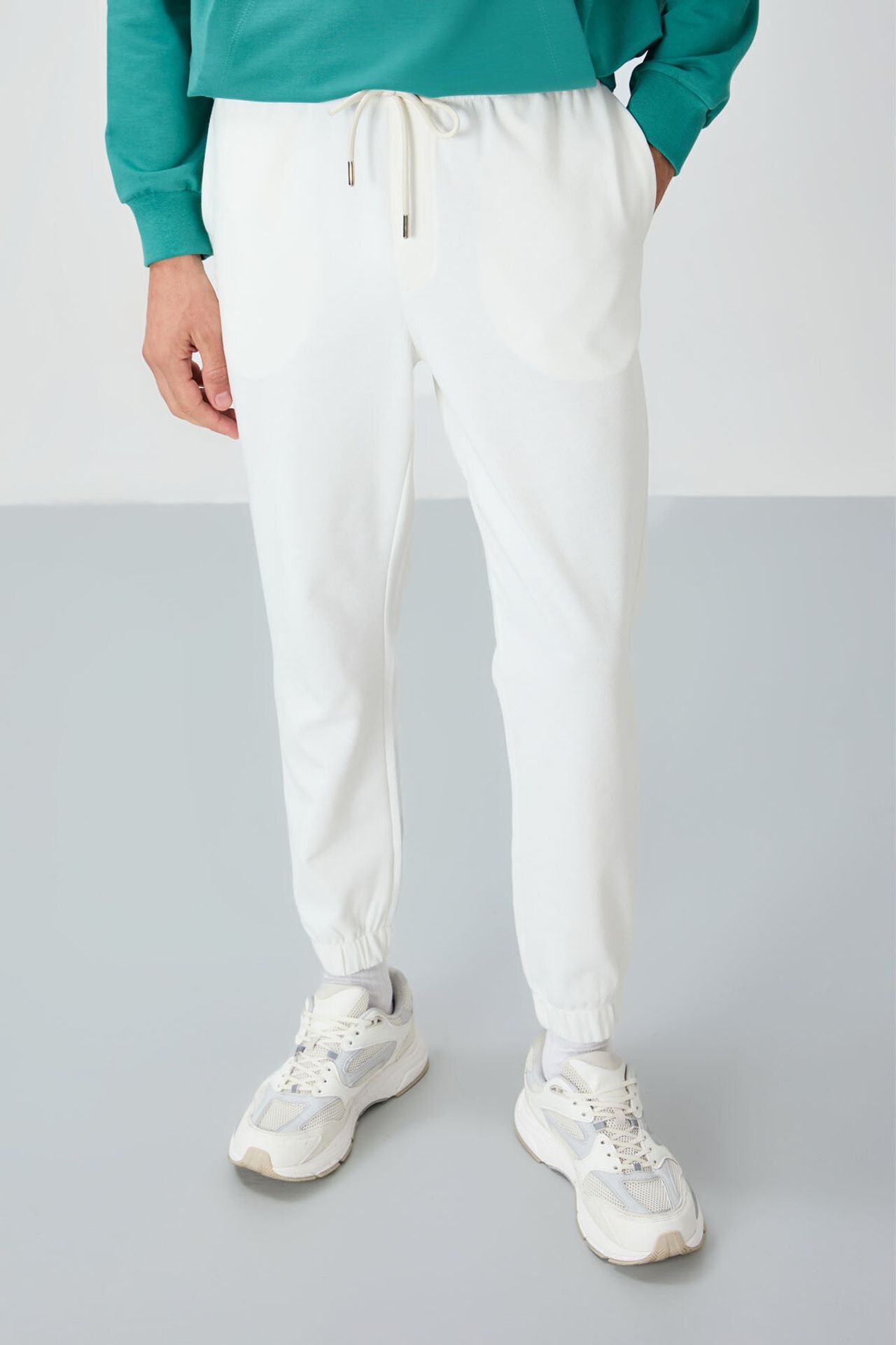 TOMMY Men's Regular Fit Fleece Sweatpants 2