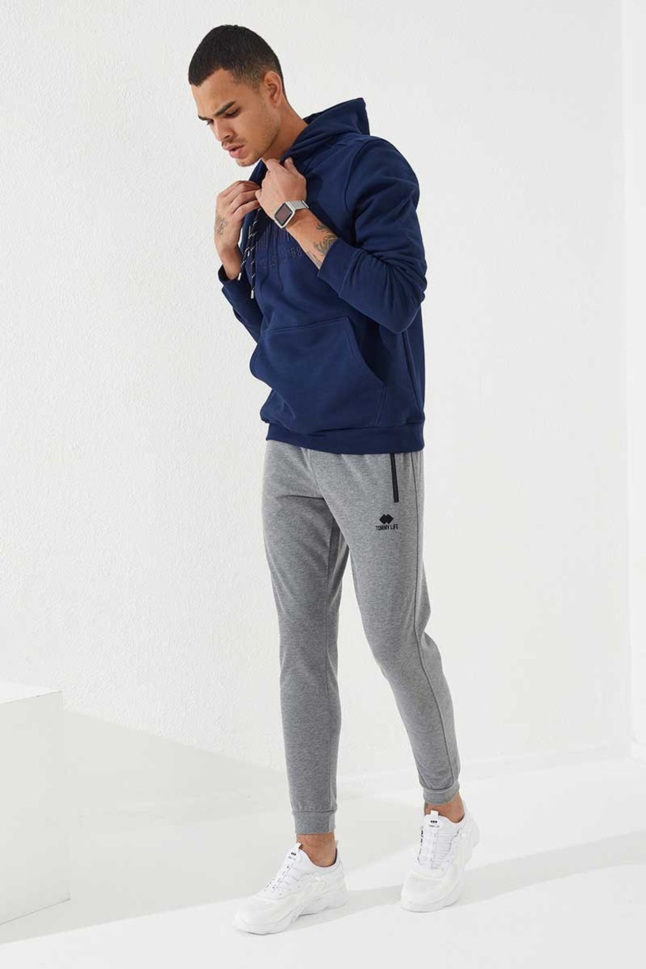 TOMMY Printed Hooded Sweatshirt 2