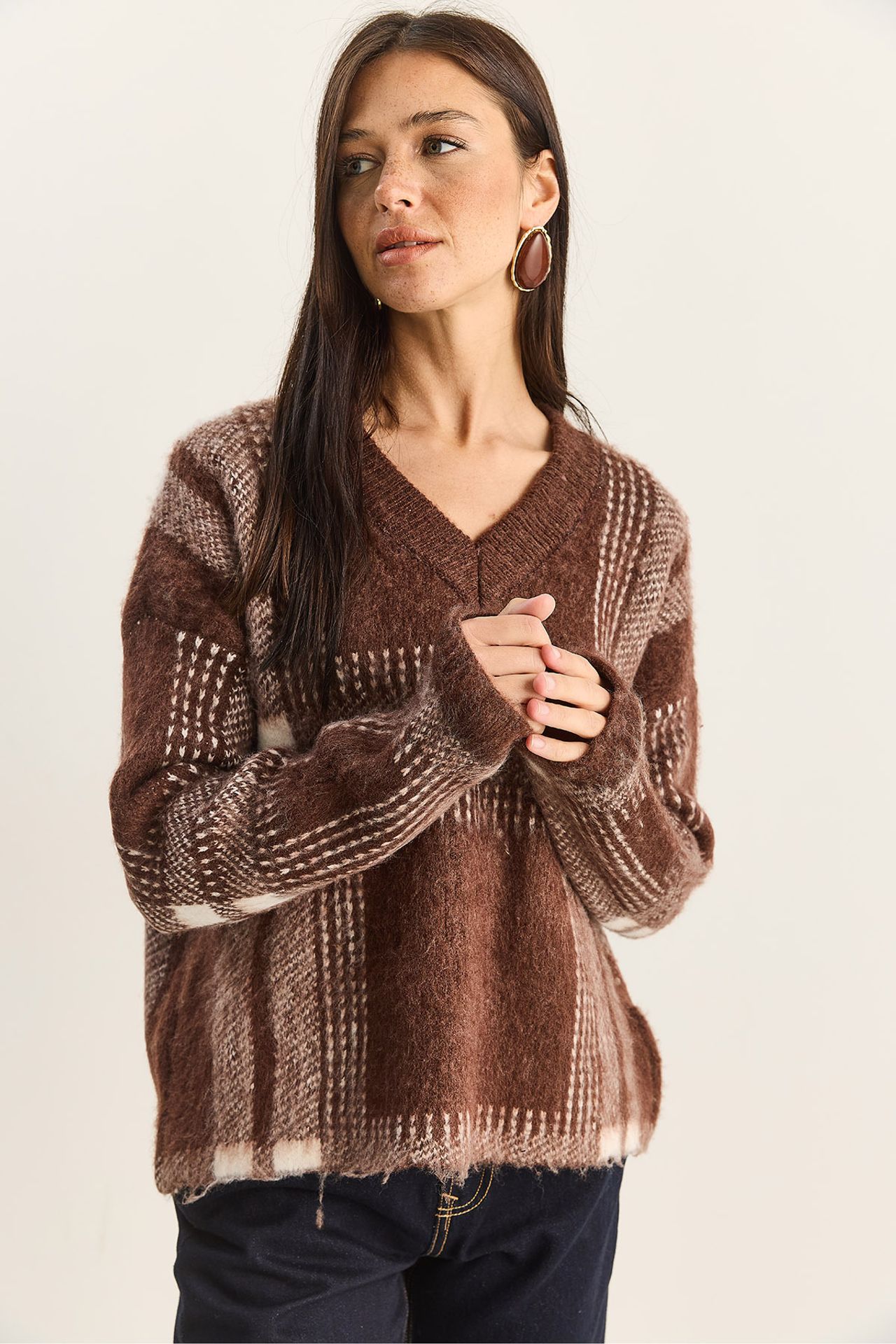 LUCCI Plaid V-Neck Long Sleeve Knit Sweater 5