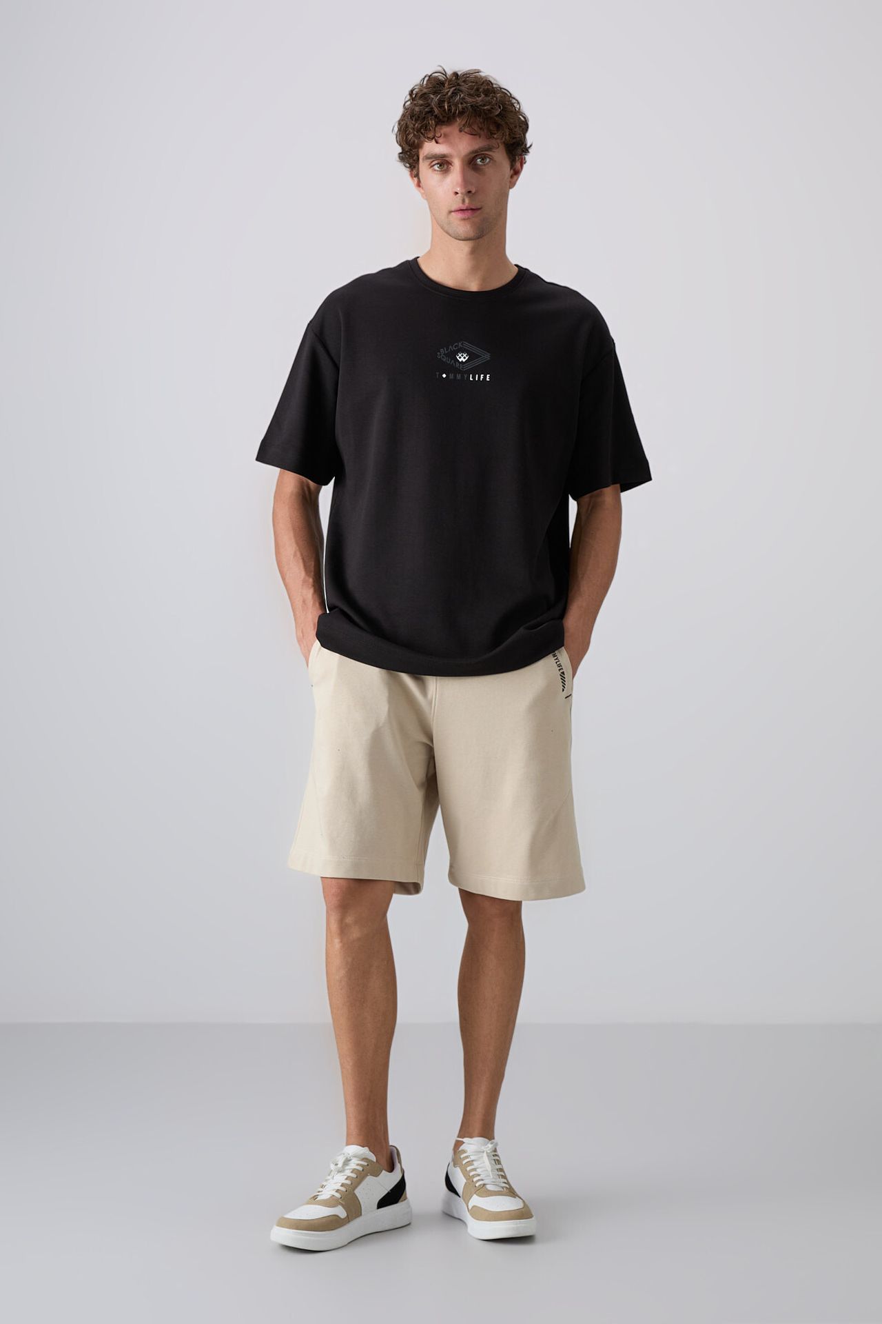 TOMMY Oversized Cotton-Blend Logo T-Shirt 3