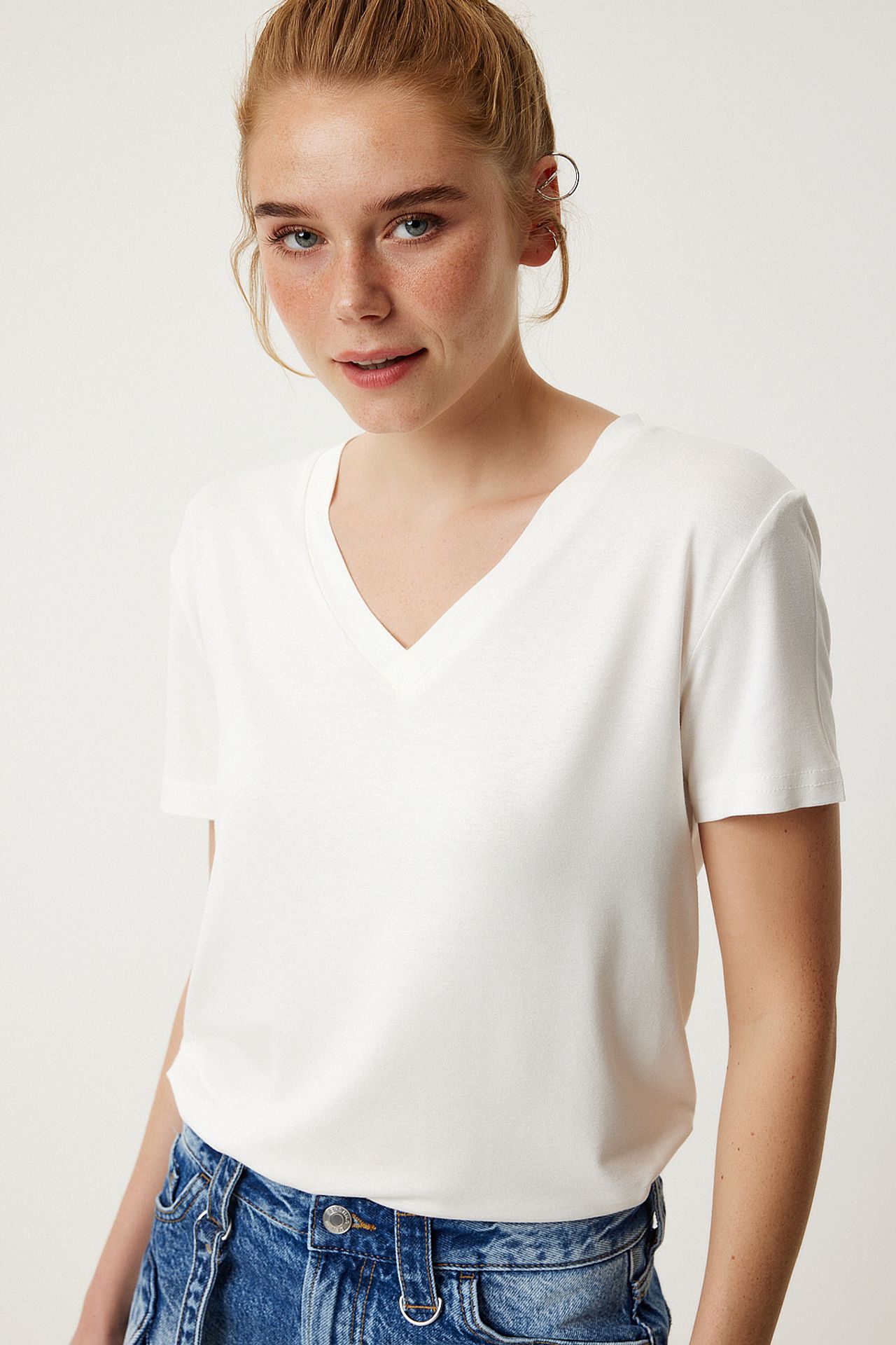 ISTANBUL V-Neck Short Sleeve Plain T-Shirt 2