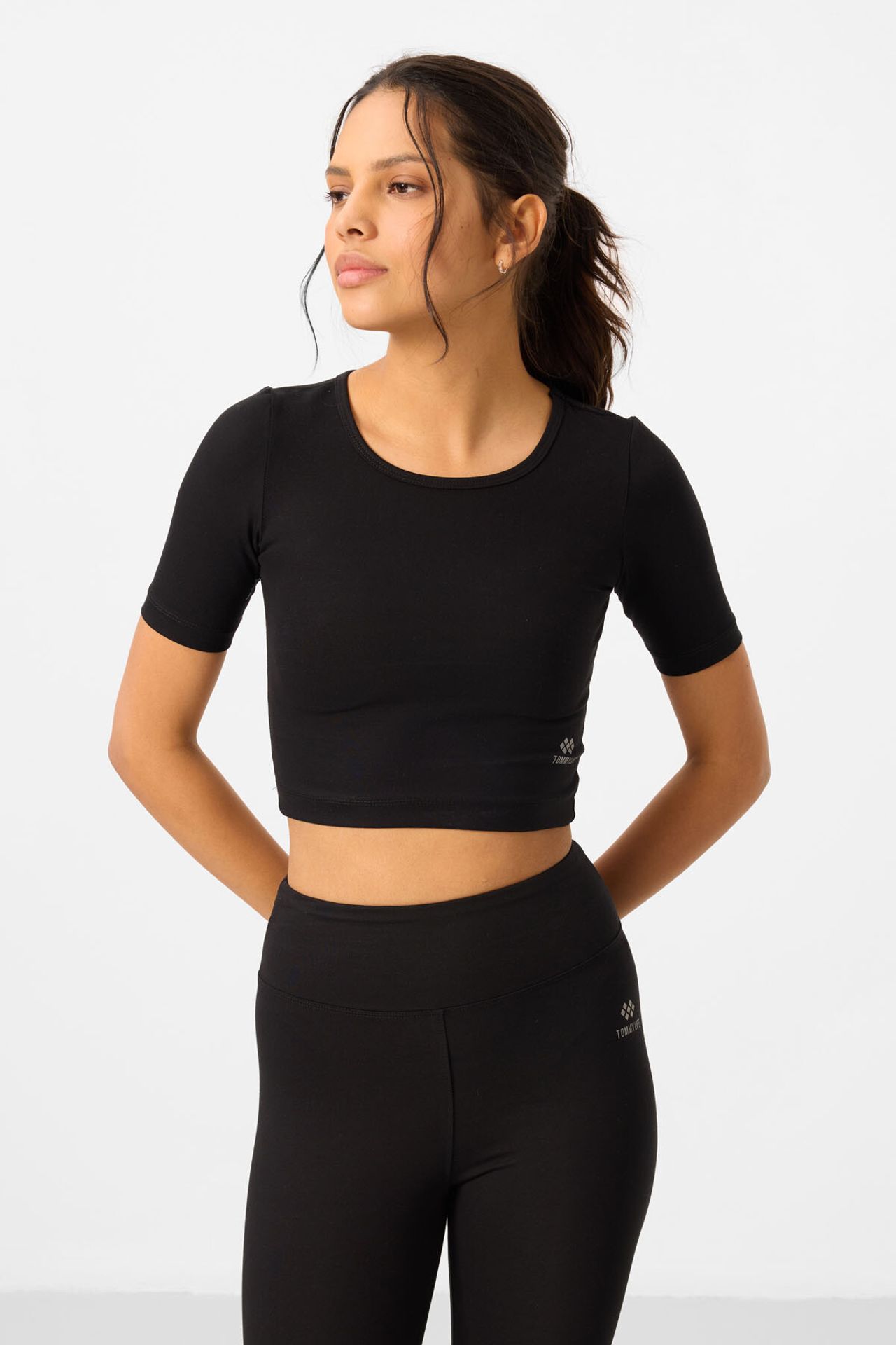 TOMMY Cotton Elastane Capri T-Shirt and Leggings Set 6