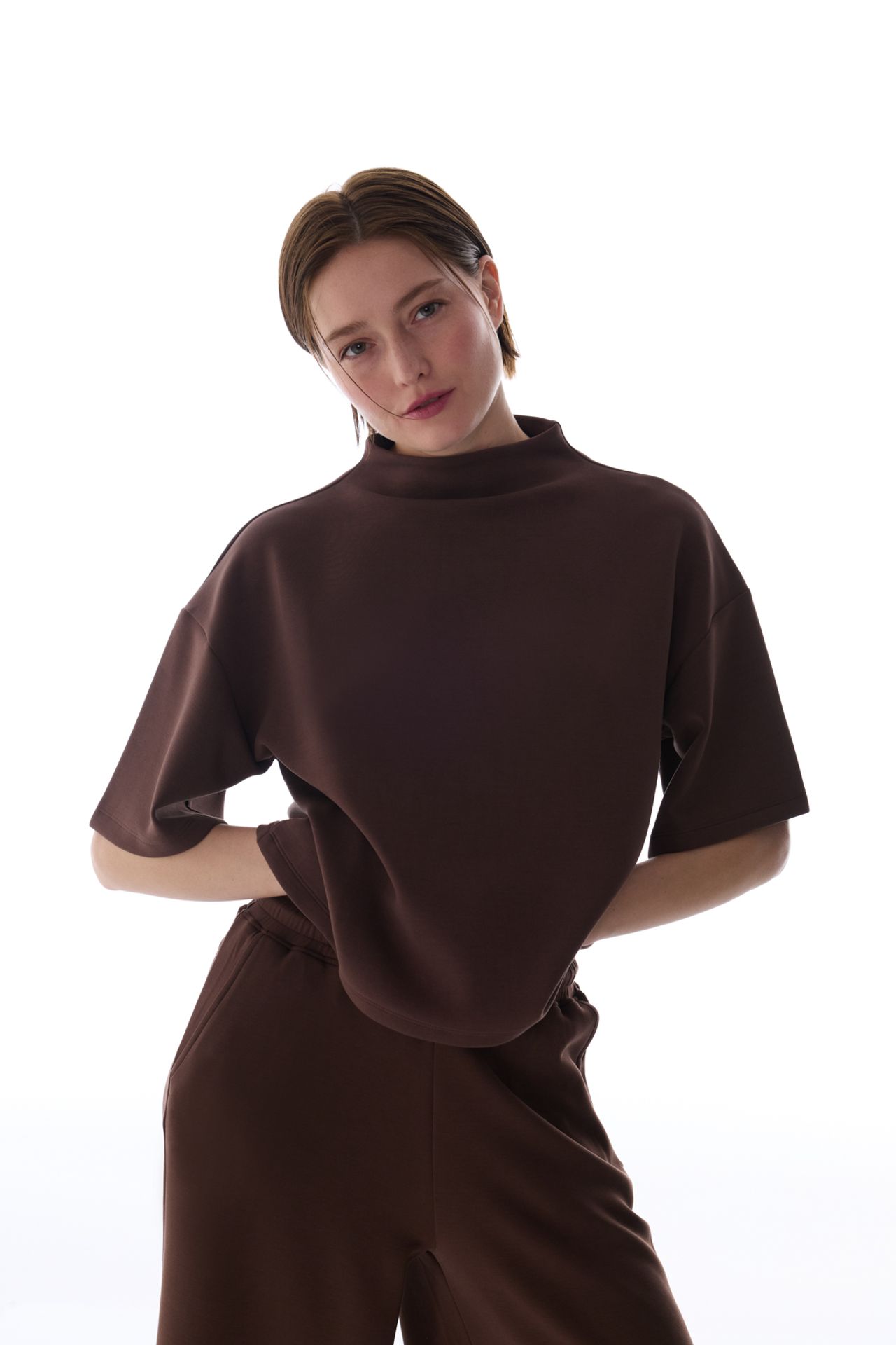 PENTI Crew Neck Crop Modal Top