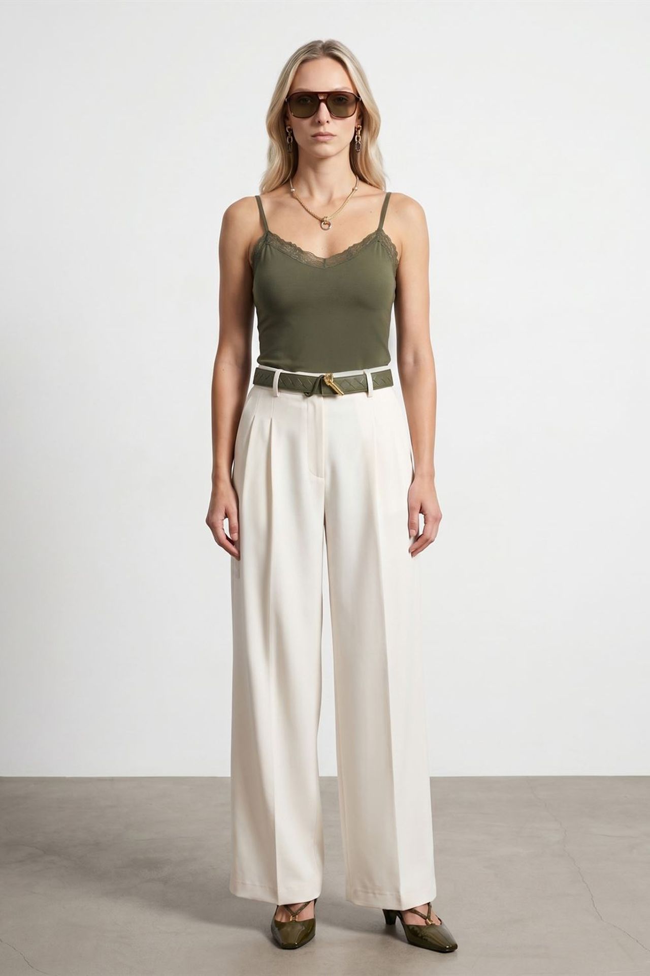 DILVIN Slim Fit Sleeveless V-Neck Cami Blouse 1