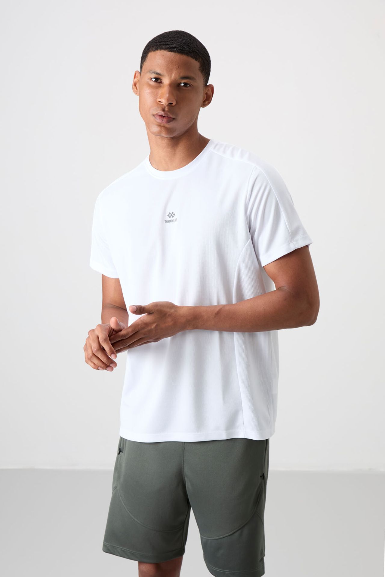 TOMMY Men's Solid Crew Neck Short Sleeve T-Shirt 1