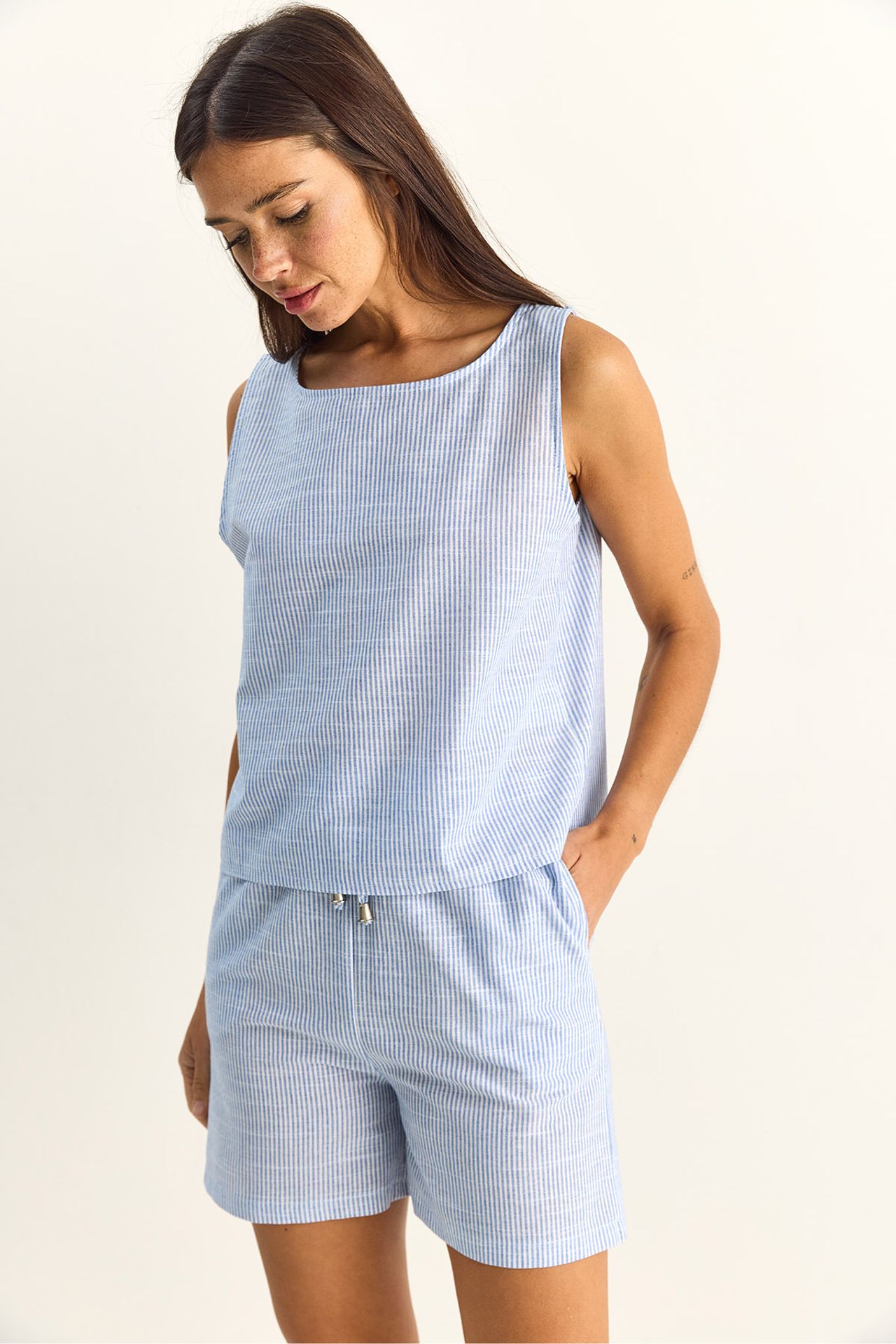 LUCCI Striped Seersucker Blouse And Shorts Set 2
