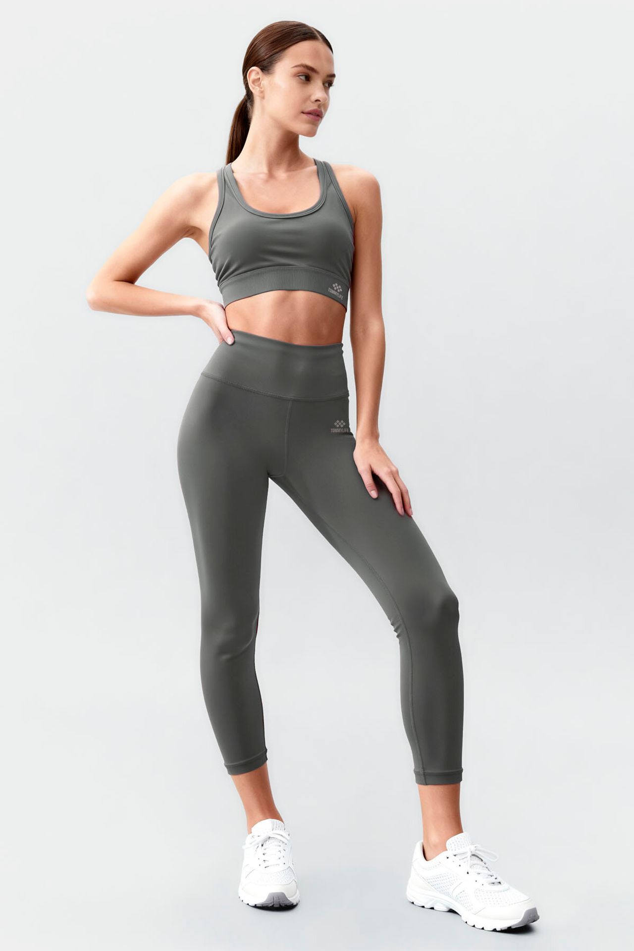 TOMMY Sleeveless Athletic Set With Leggings 1