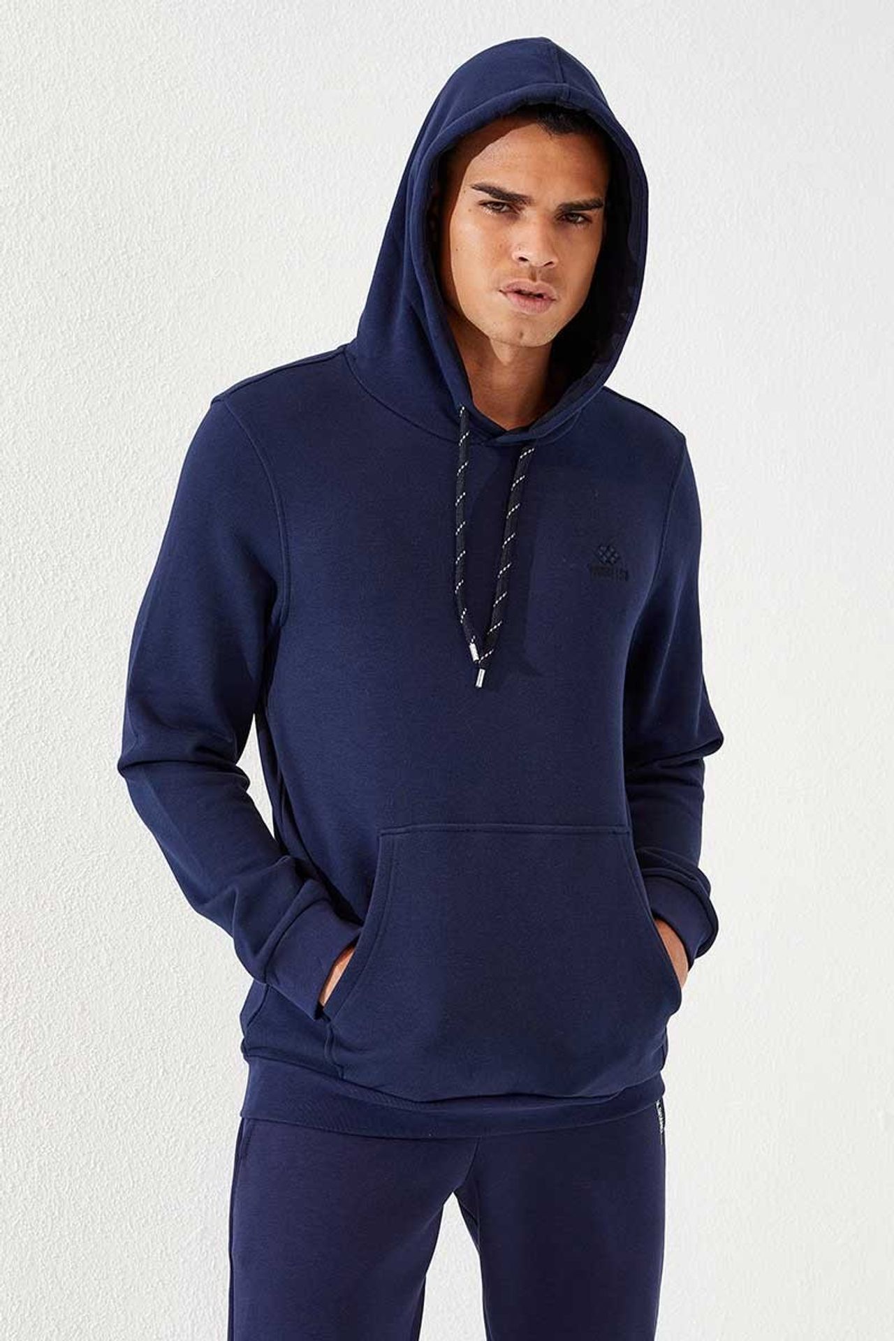 TOMMY Men's Solid Hooded Sweatshirt With Pocket 5