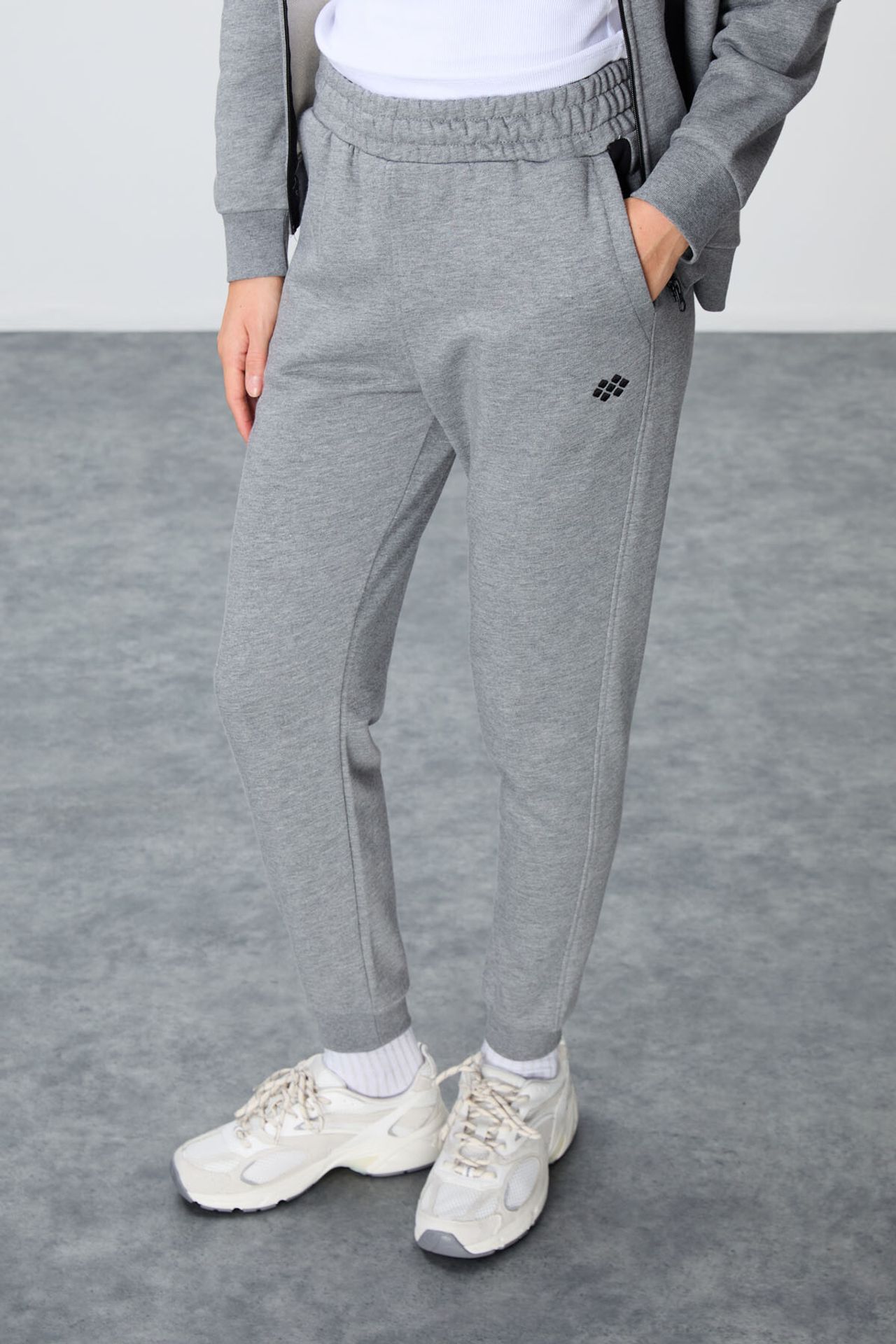 TOMMY Oversized Hooded Zip Sweatshirt And Pants Set 3