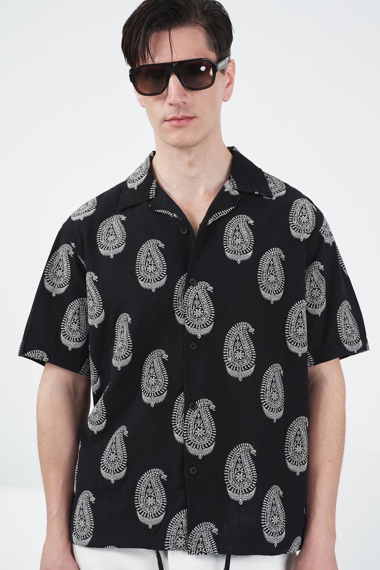 GIESTO Regular Fit Paisley Print Shirt with Button Closure 1
