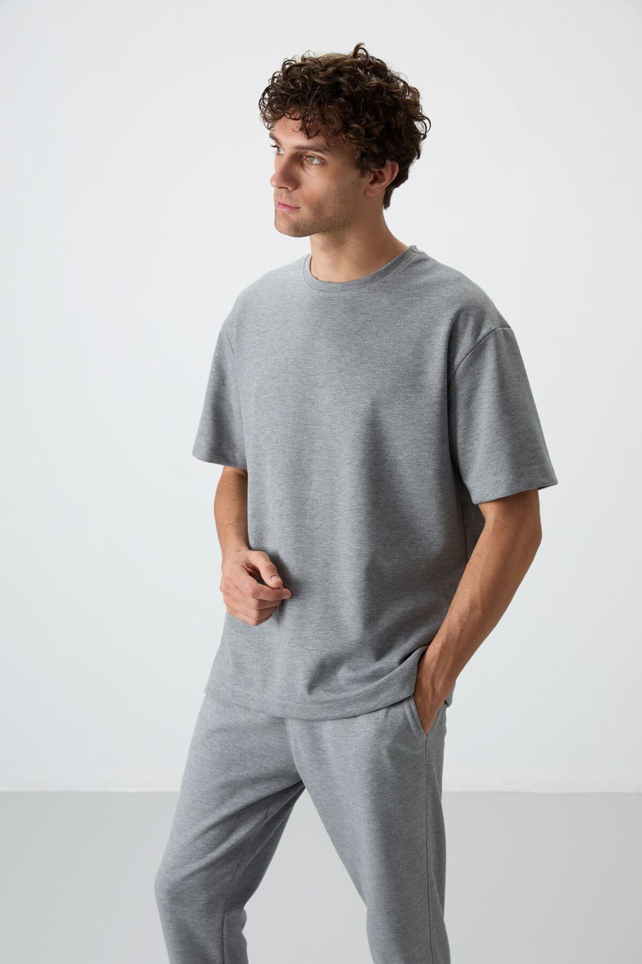 TOMMY Men's Oversized T-shirt And Pants Set 5