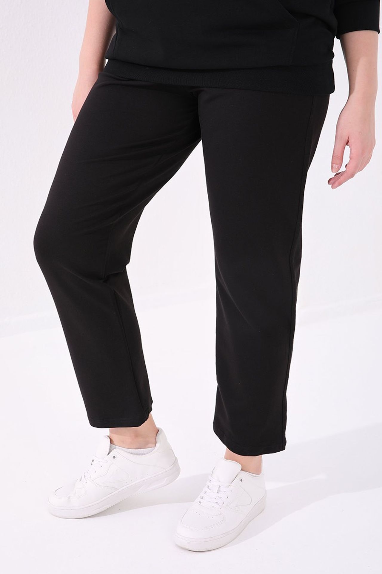 TOMMY Women’s Straight-Leg Knit Sweatpants 4