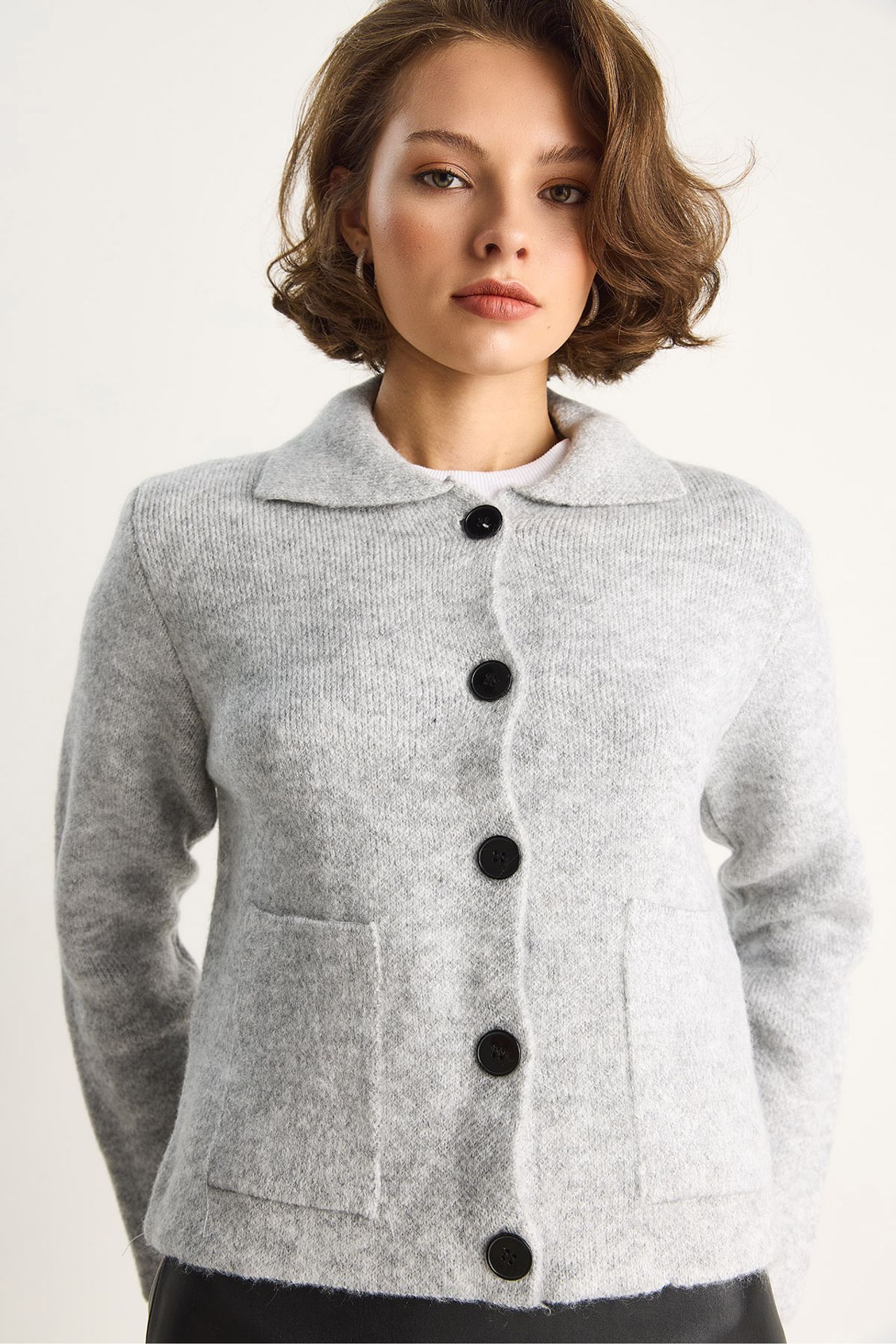 LUCCI Knit Cardigan with Pockets 4