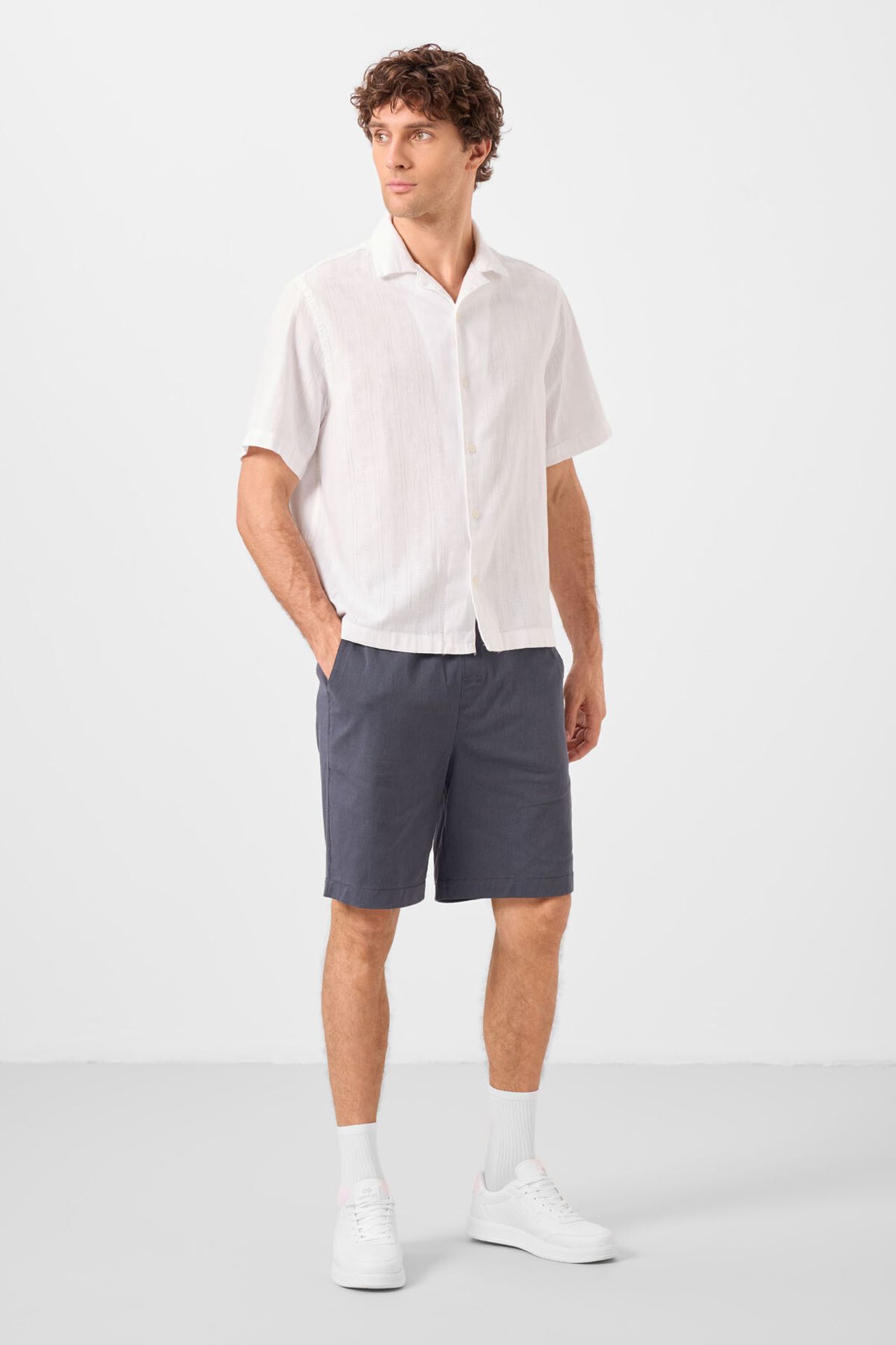 TOMMY Men's Regular Fit Chino Shorts 4