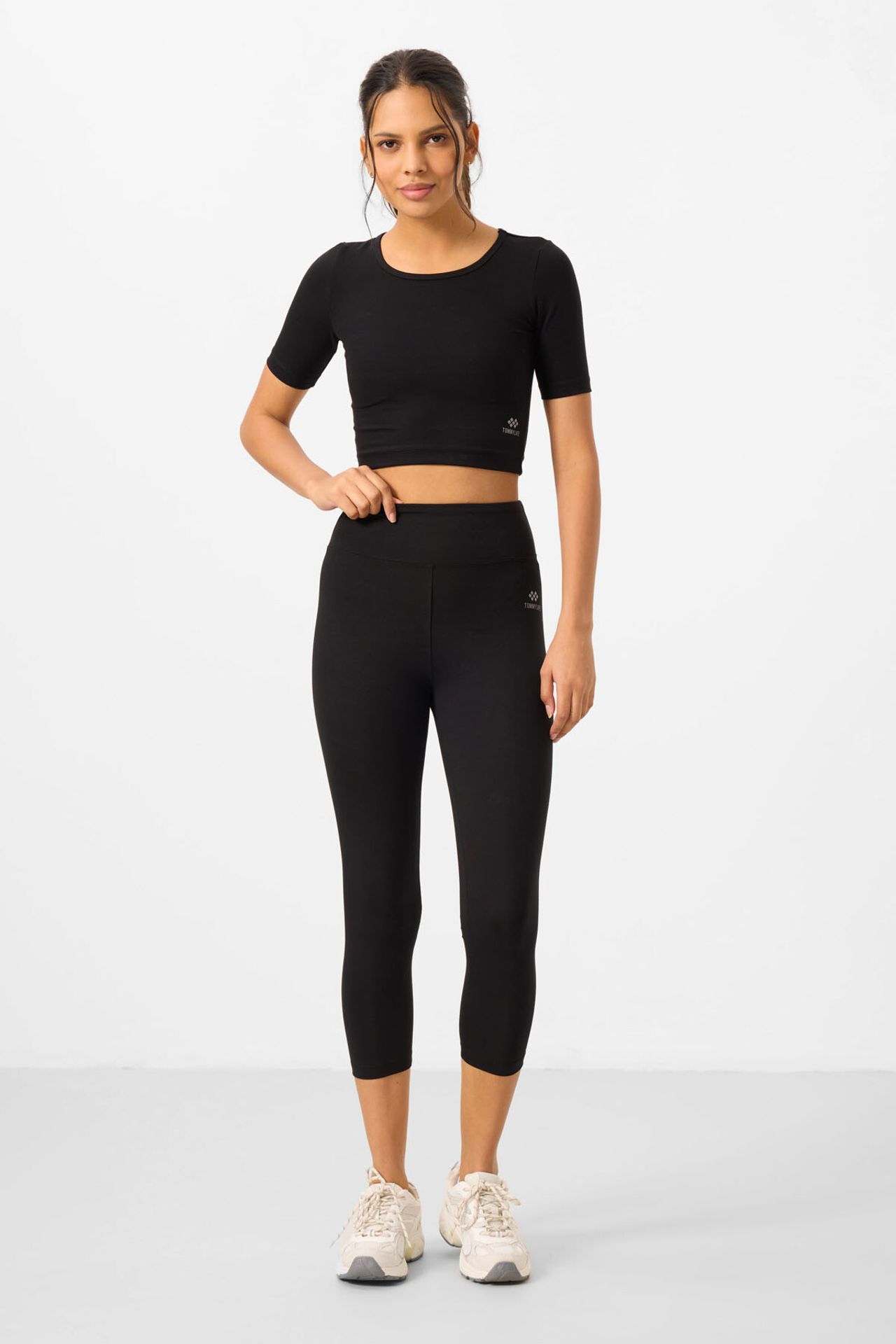 TOMMY Cotton Elastane Capri T-Shirt and Leggings Set 4