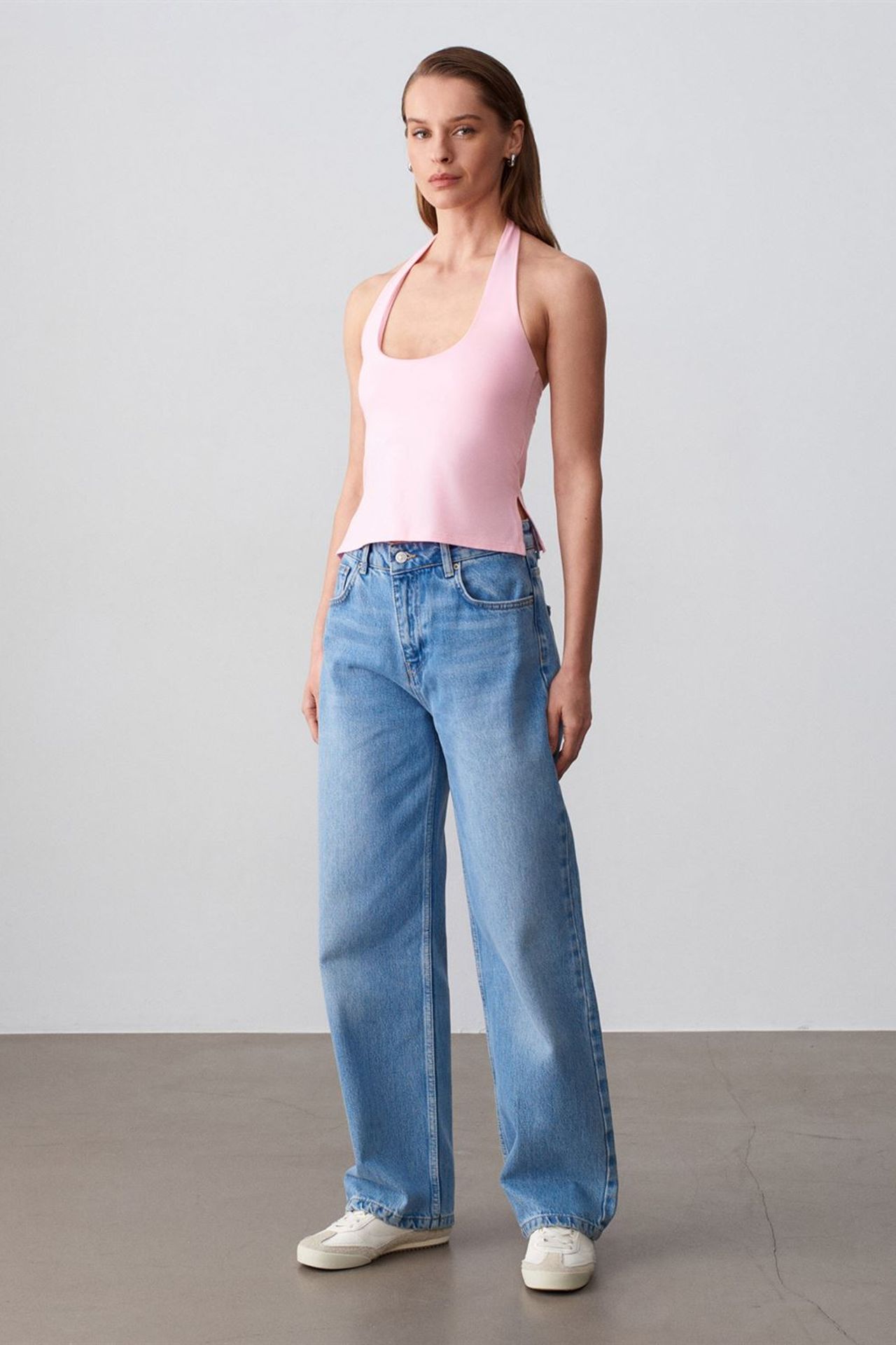 DILVIN Halterneck Cut-Out Slim Fit Blouse 4