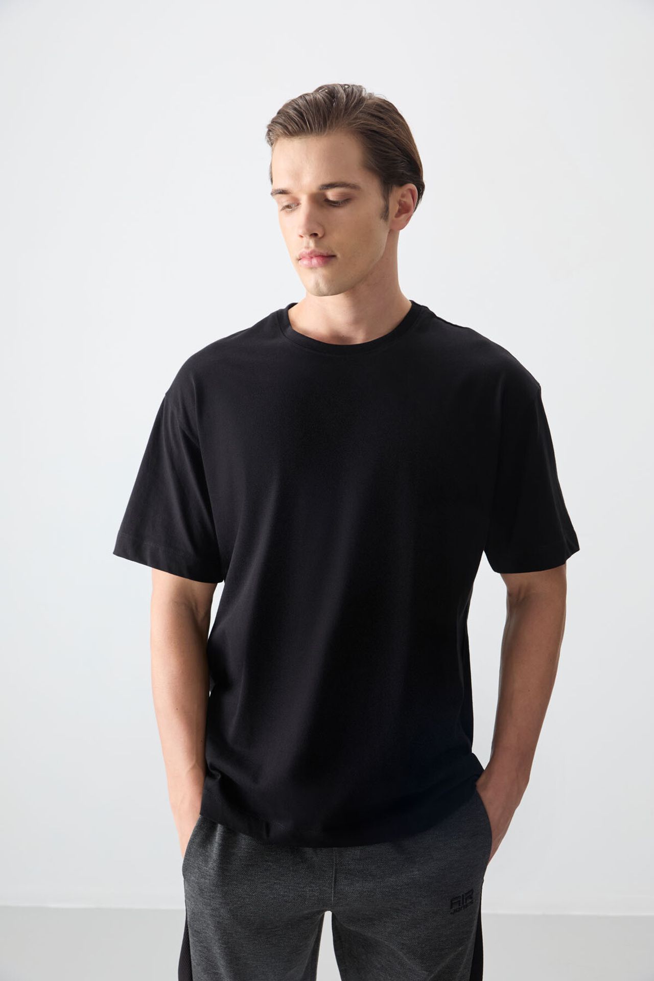 TOMMY Oversized Cotton Crew Neck T-Shirt 4