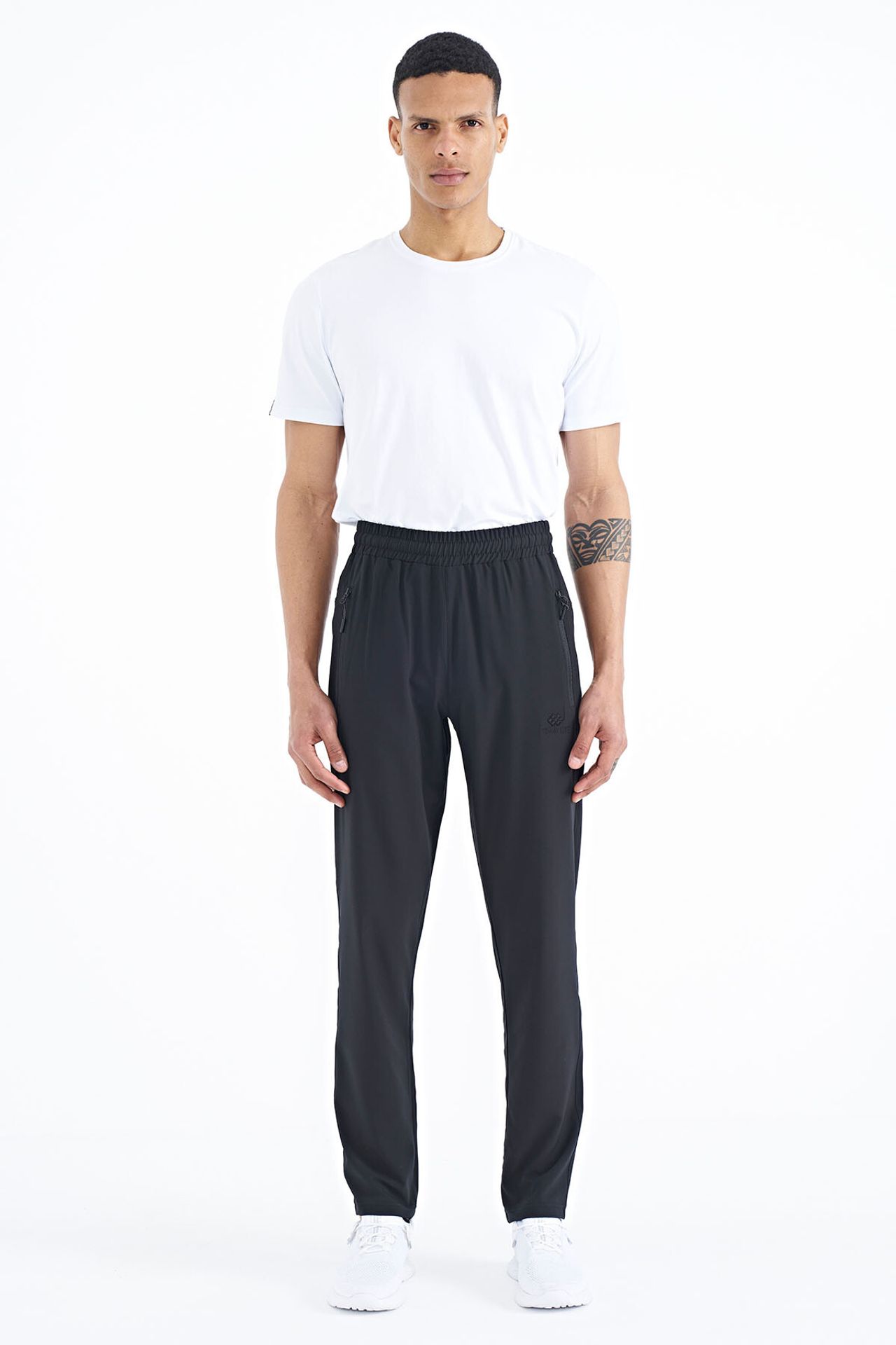 TOMMY Men's Straight-Leg Pull-On Sweatpants 3
