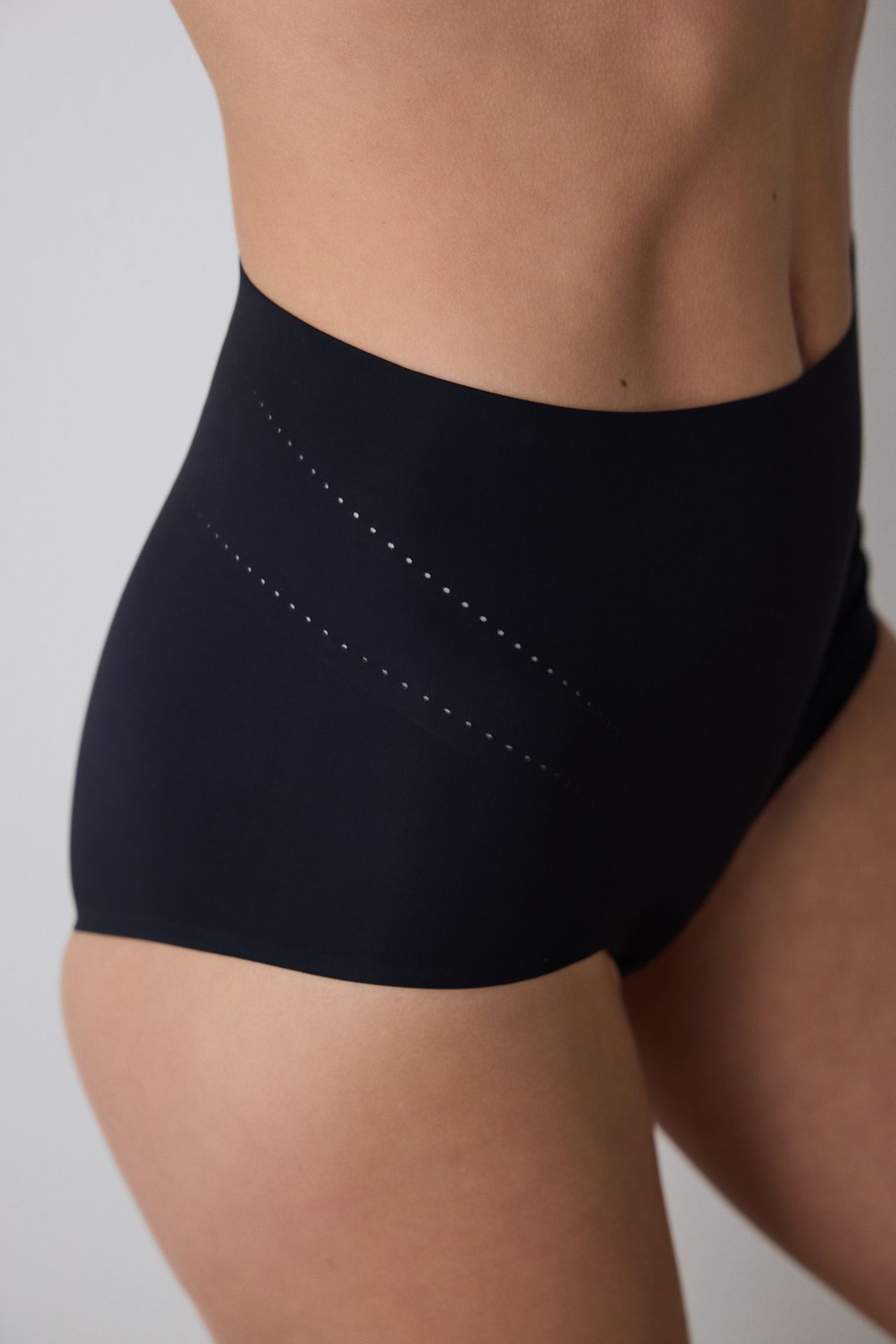 PENTI No-Show Light Slip Shapewear