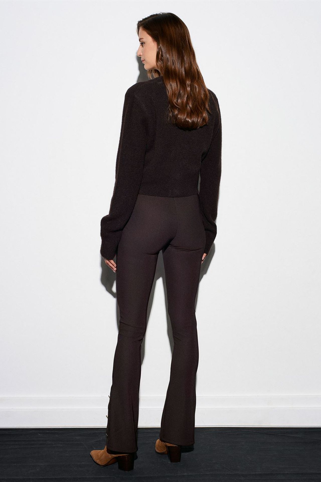 DILVIN High-Waist Flare Leggings with Button Detail 2