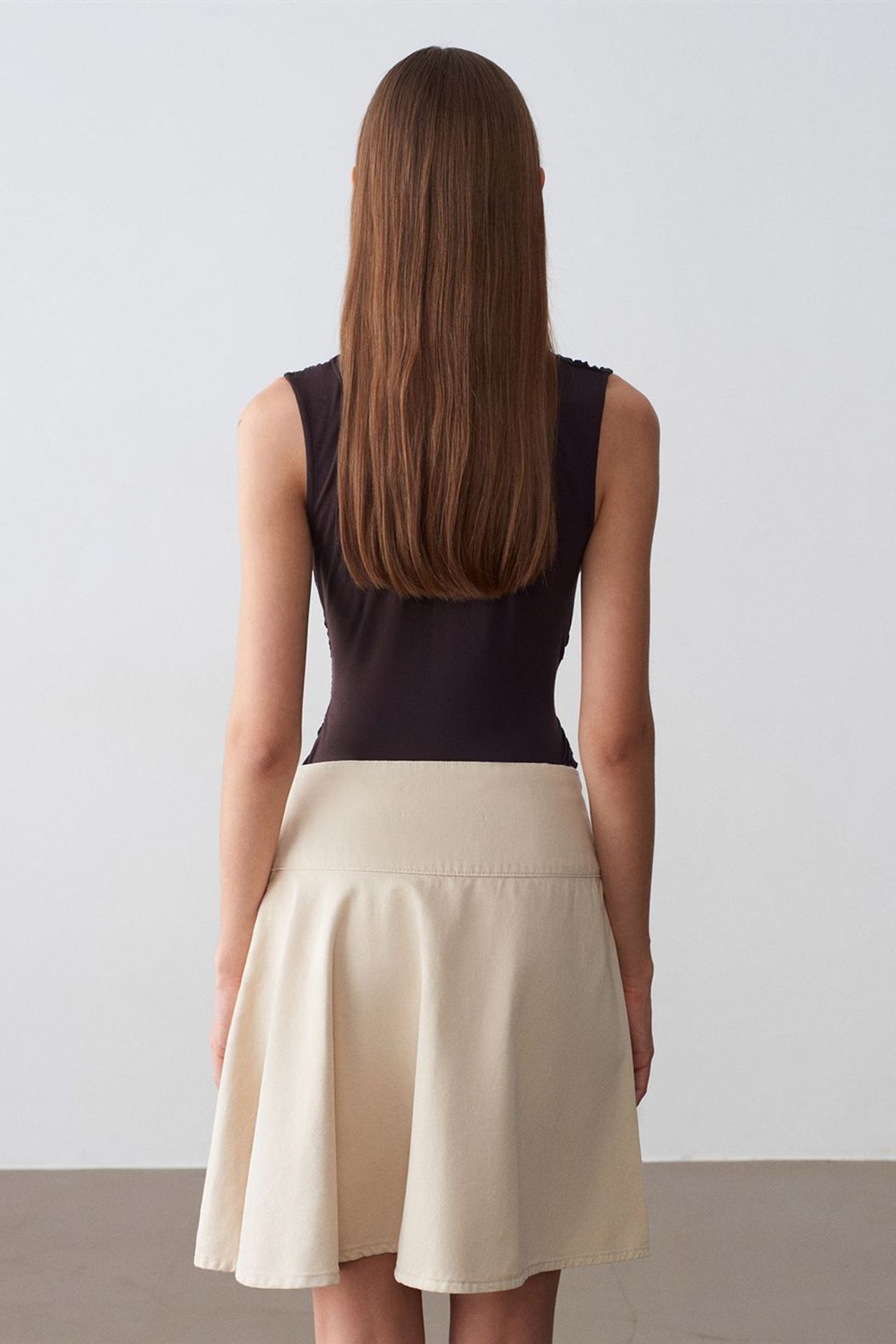 DILVIN Sleeveless Cowl Neck Jersey Blouse 2