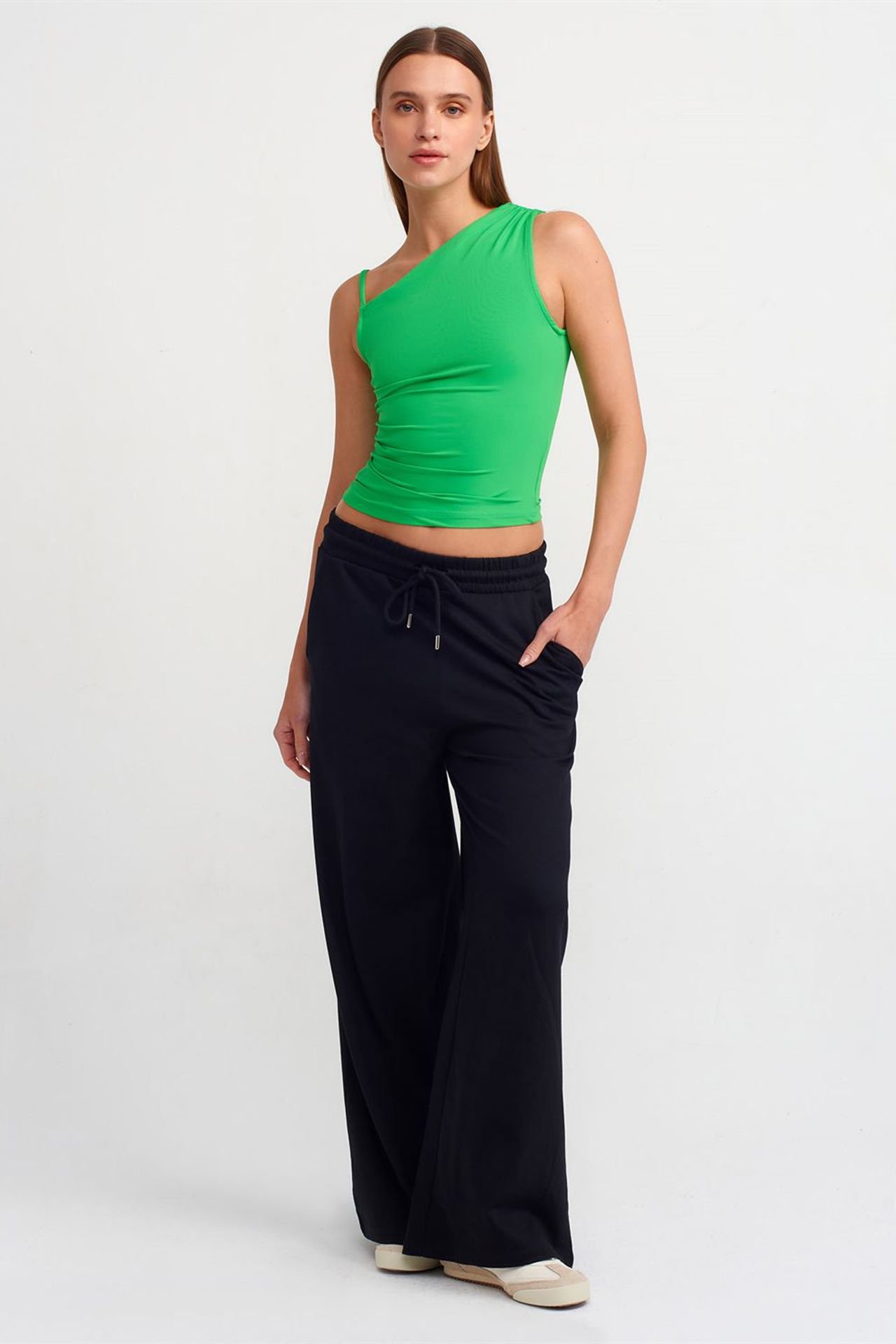 DILVIN Asimetrik Yakalı Kolsuz Crop Bluz 3