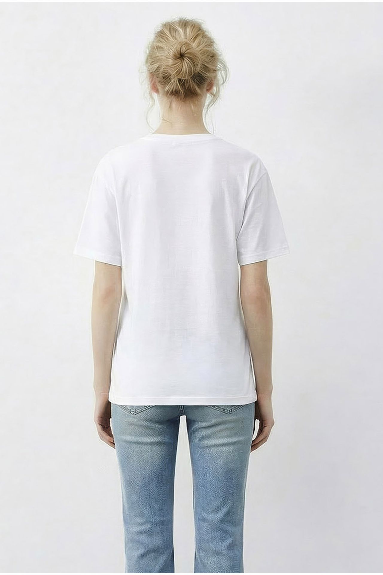 LUCCI Crew Neck Sequin Text Print T-Shirt 6