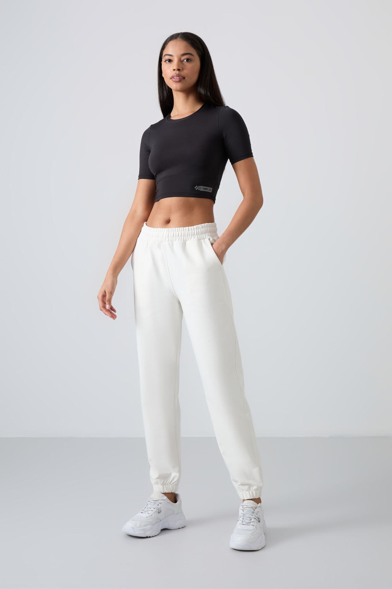 TOMMY Women's High-Waist Relaxed Fleece Joggers 2
