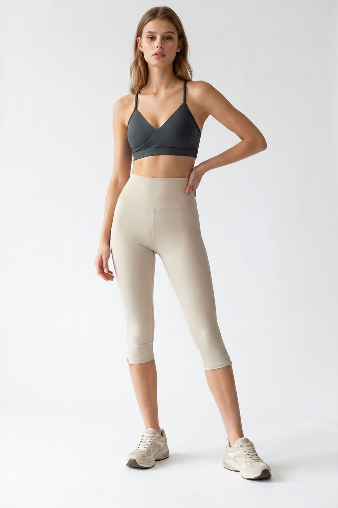 MIXRAY High-Waist Capri Leggings With Slit 2