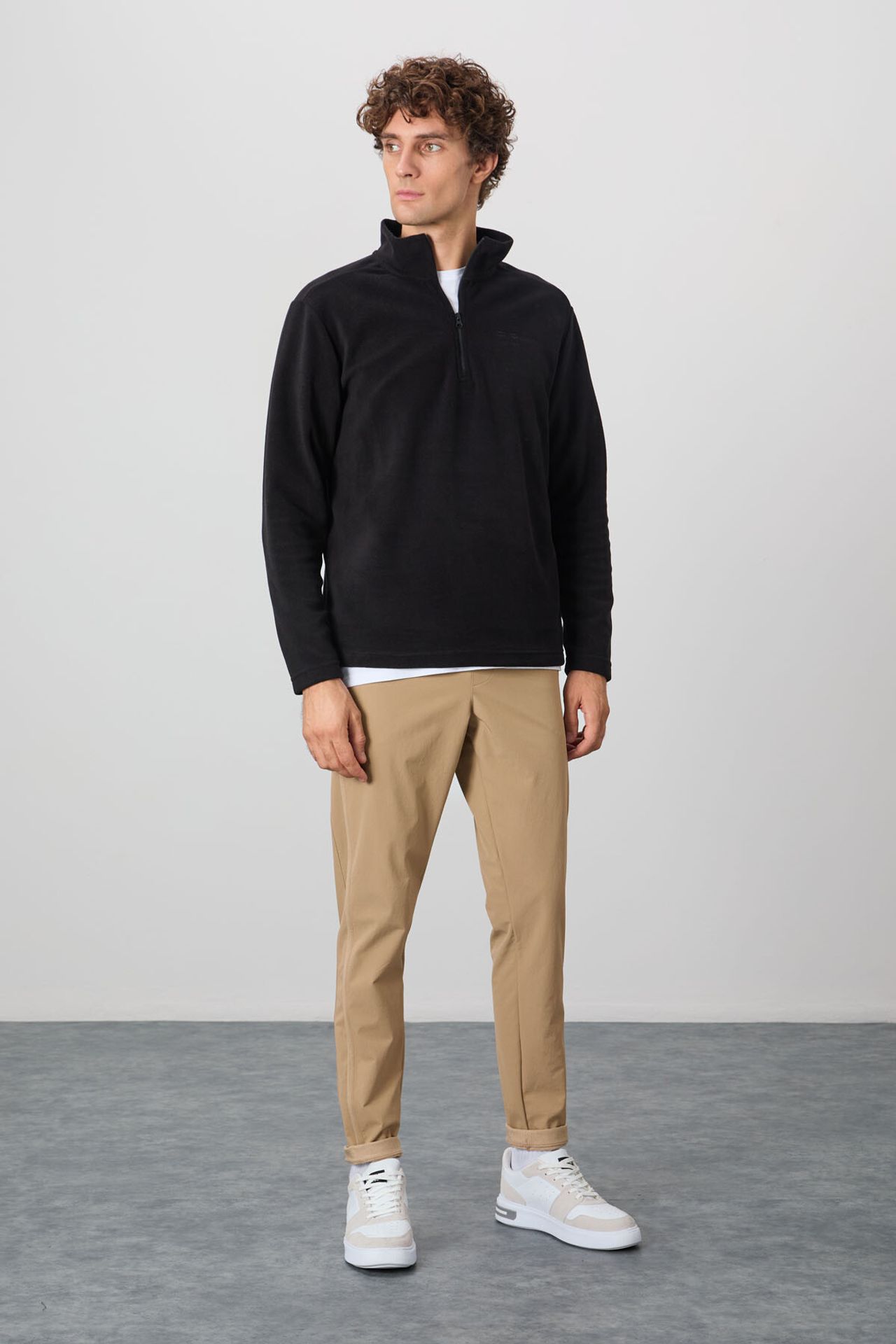 TOMMY Men's Plush Half-Zip Sweatshirt 2