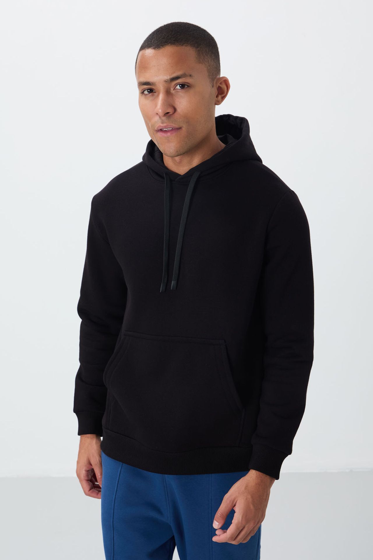 TOMMY Men's Solid Hooded Sweatshirt With Pocket 4