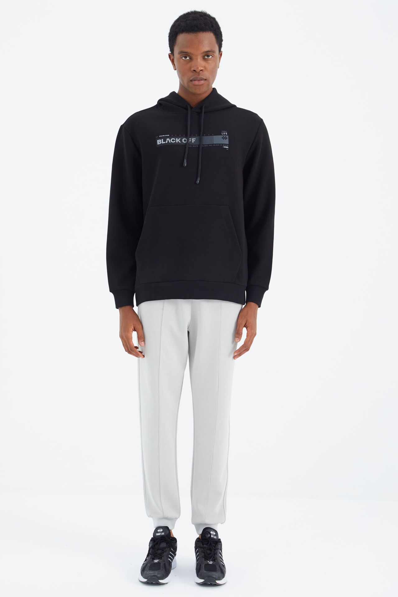 TOMMY Men's Regular-Fit 3-Thread Fleece Sweatpants 1