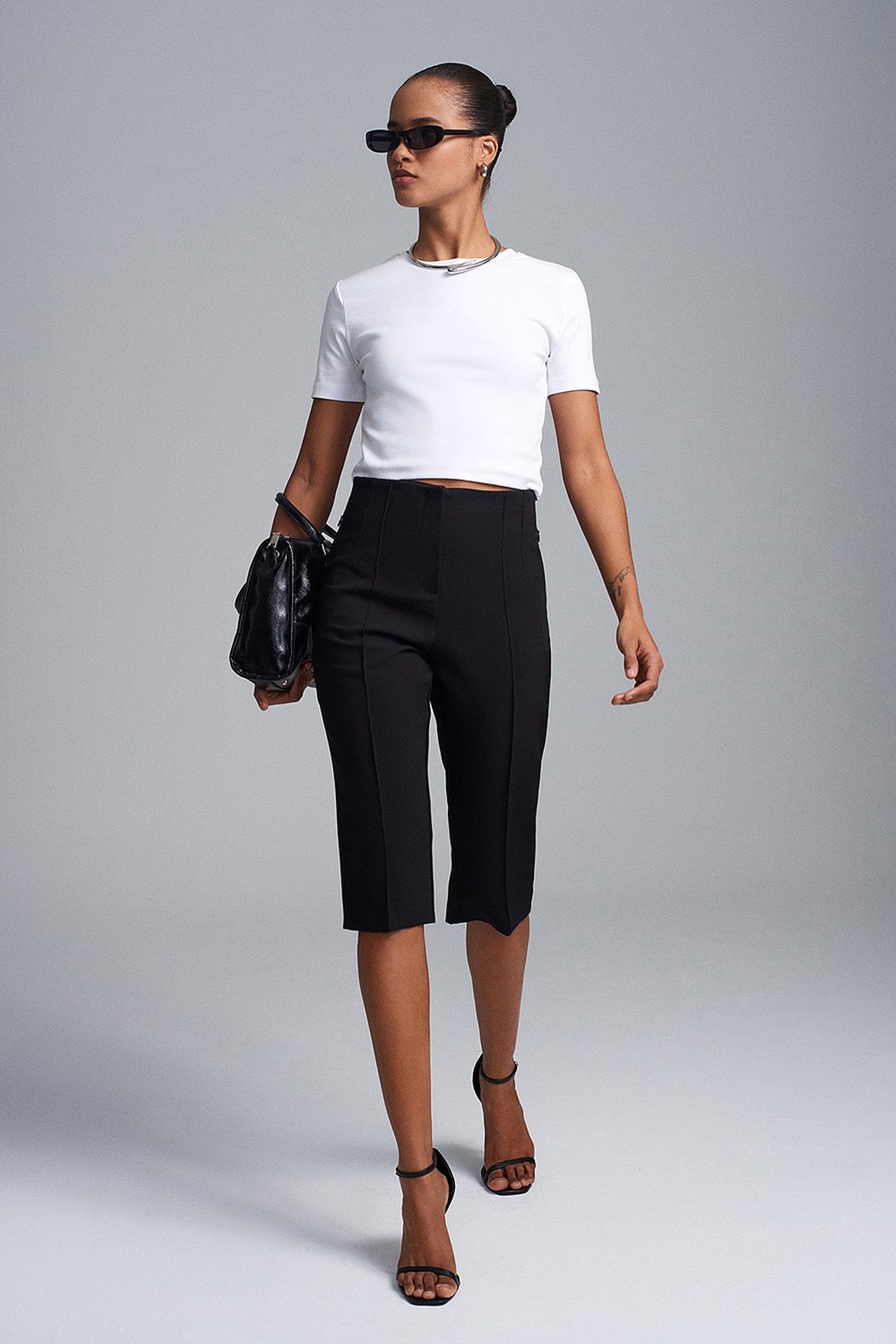 DILVIN High-waist Straight Capri Shorts With Slit 4