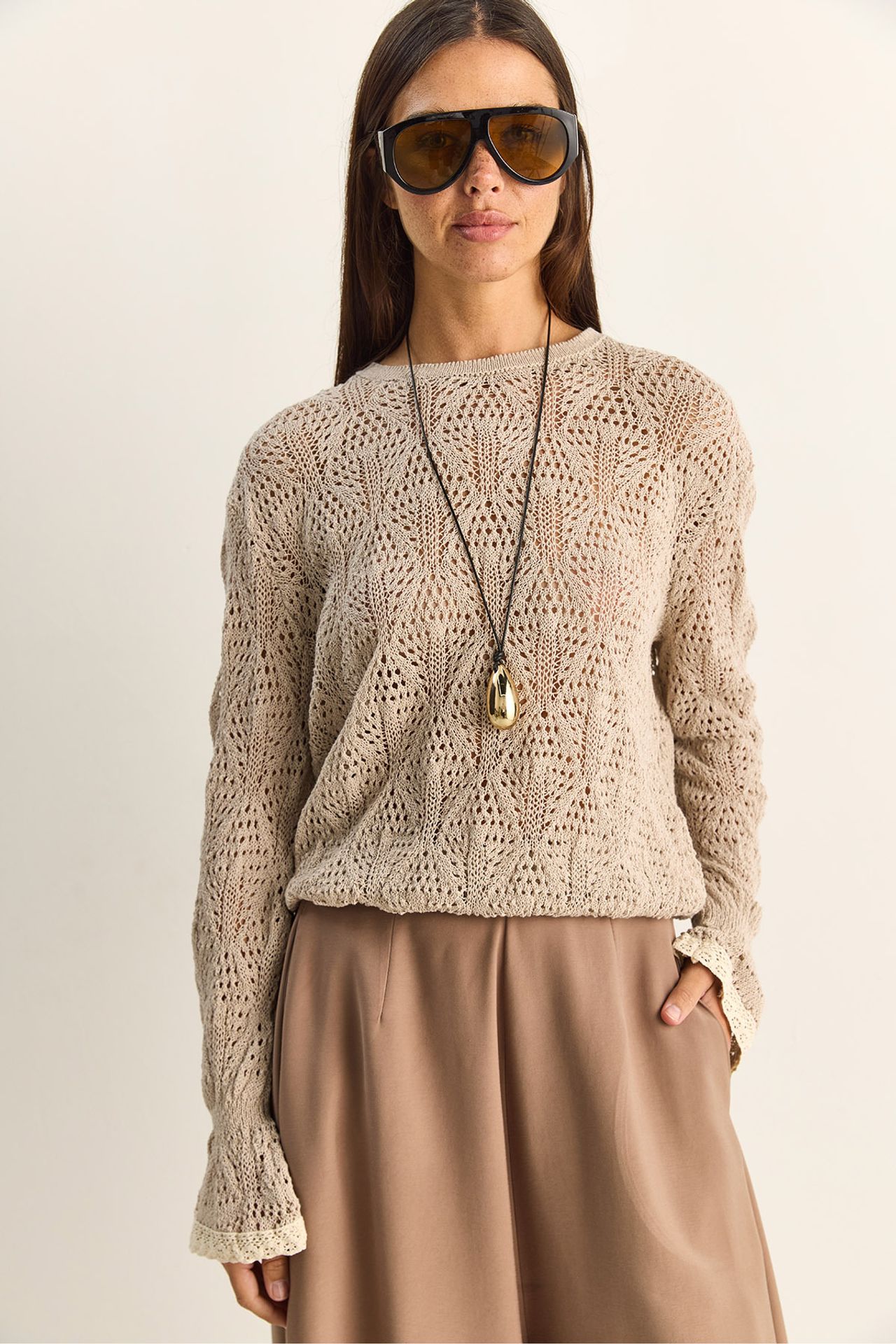 LUCCI Textured Crew Neck Frilly Knit Sweater 2