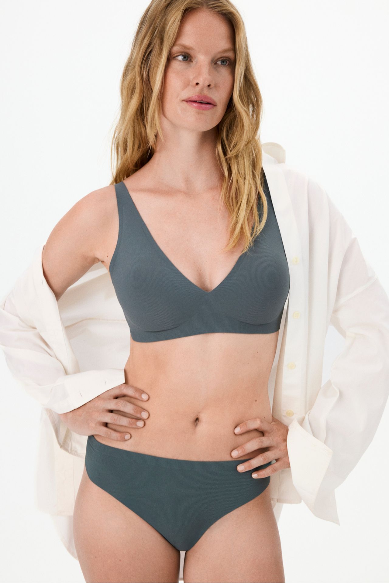 PENTI No-Show Fit Decolette Padded Bra 2
