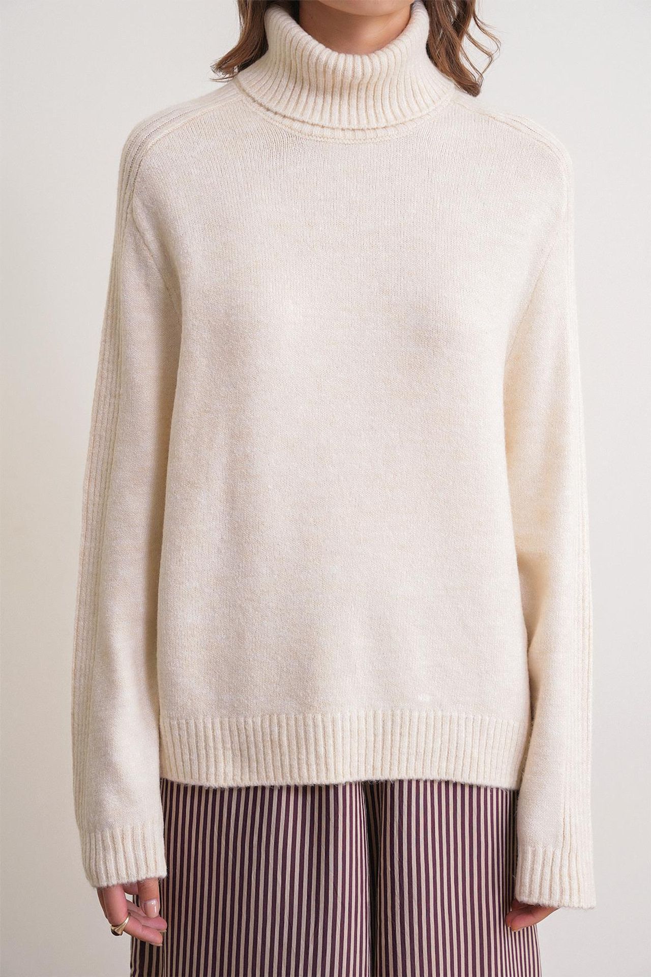 Mixray Loose Fit Turtleneck Knit Sweater 4