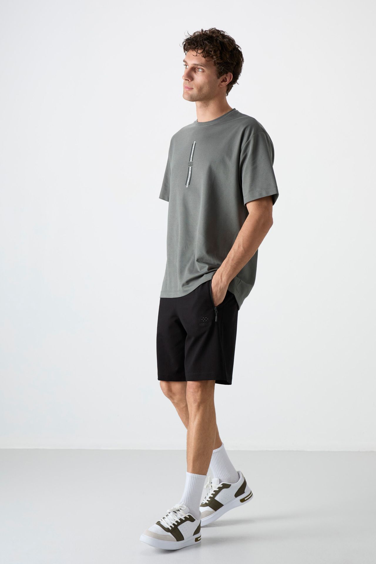 TOMMY Men's Regular-fit Knit Sweat Shorts 3