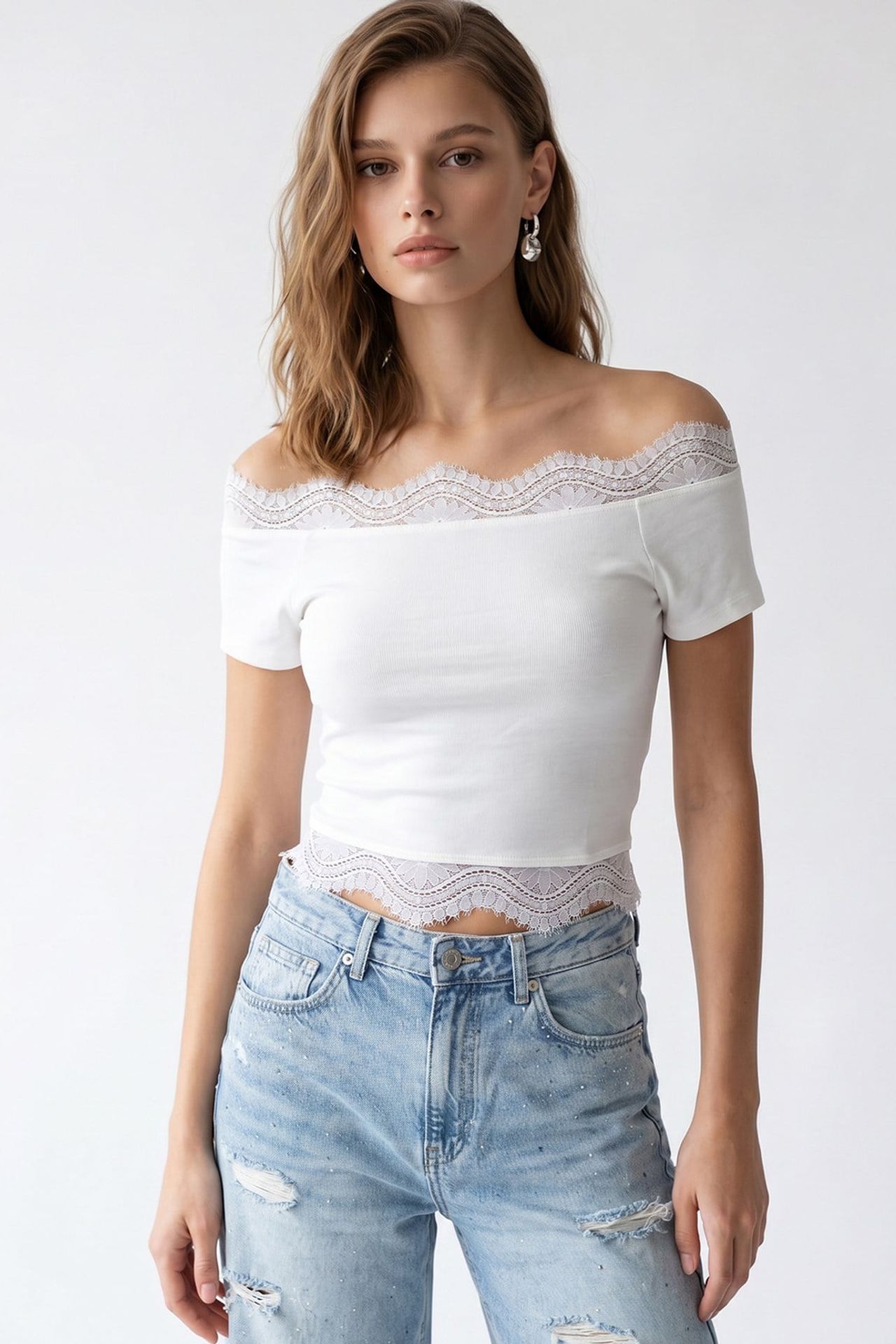 MIXRAY Embroidered Slim-fit Boat Neck Crop Top 3
