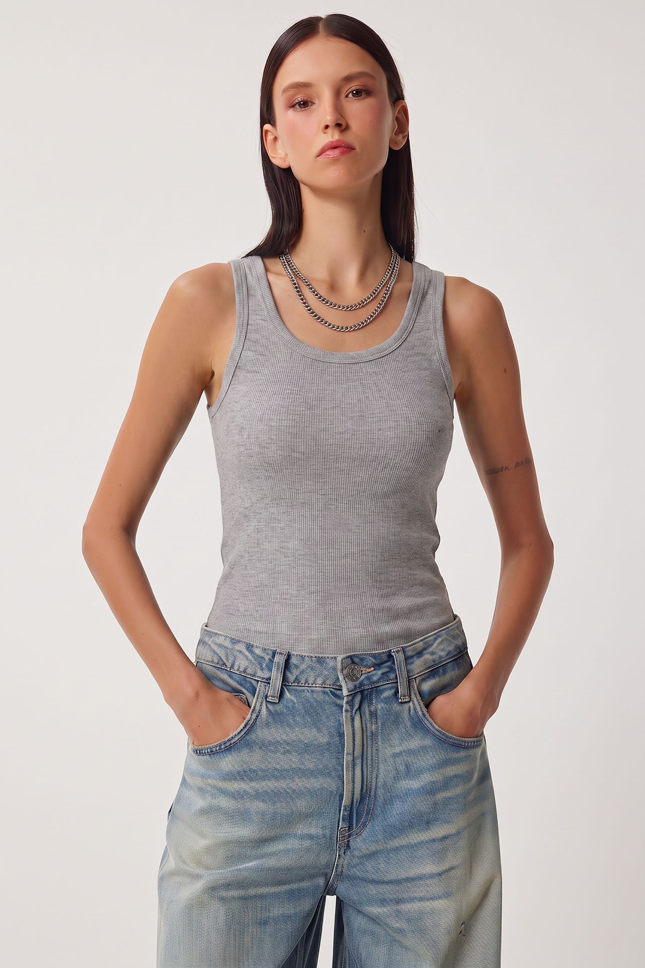 ISTANBUL Fitted U Collar Knitted 2- Pack Tank Top 4