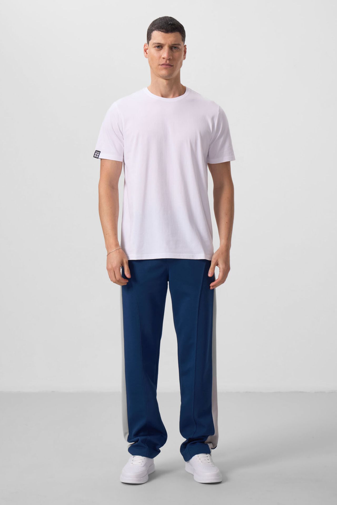 TOMMY Men's Cotton Elastane Crew Neck T-Shirt 4