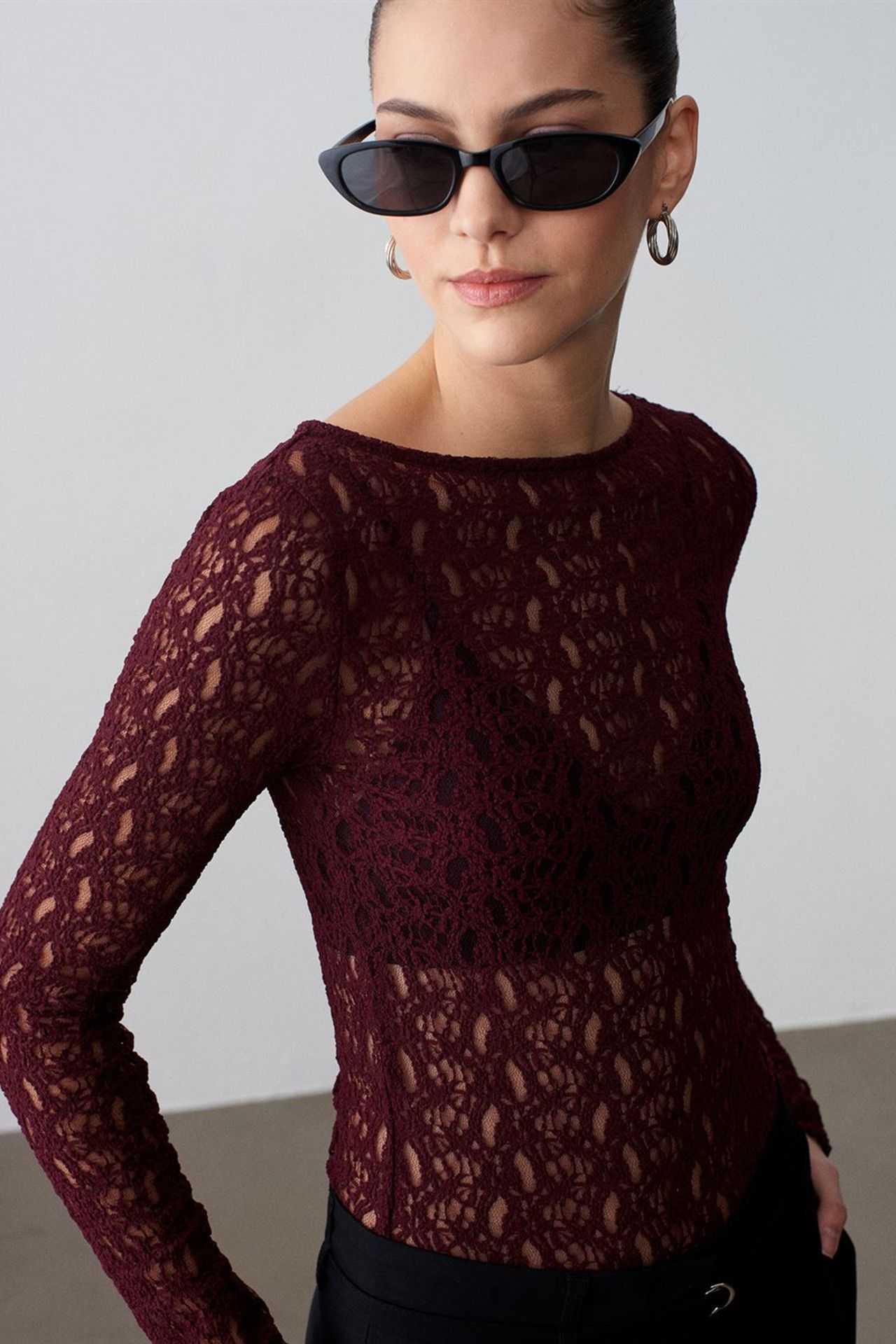 DILVIN Slim Fit Lace Boat Neck Blouse 1