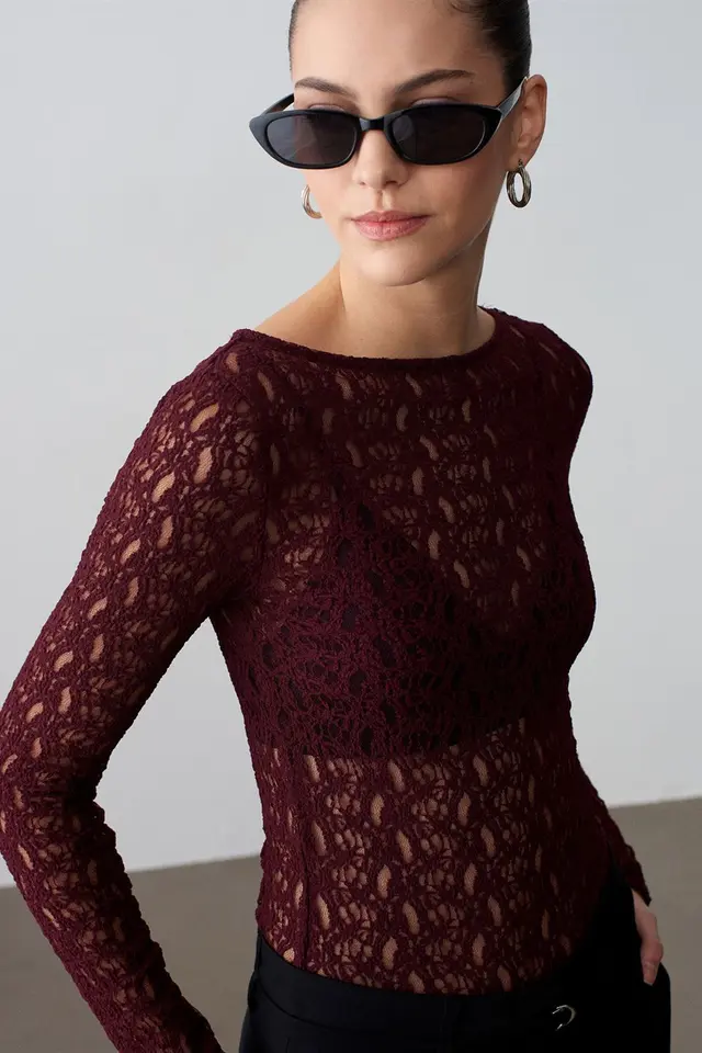 DILVIN Slim Fit Lace Boat Neck Blouse