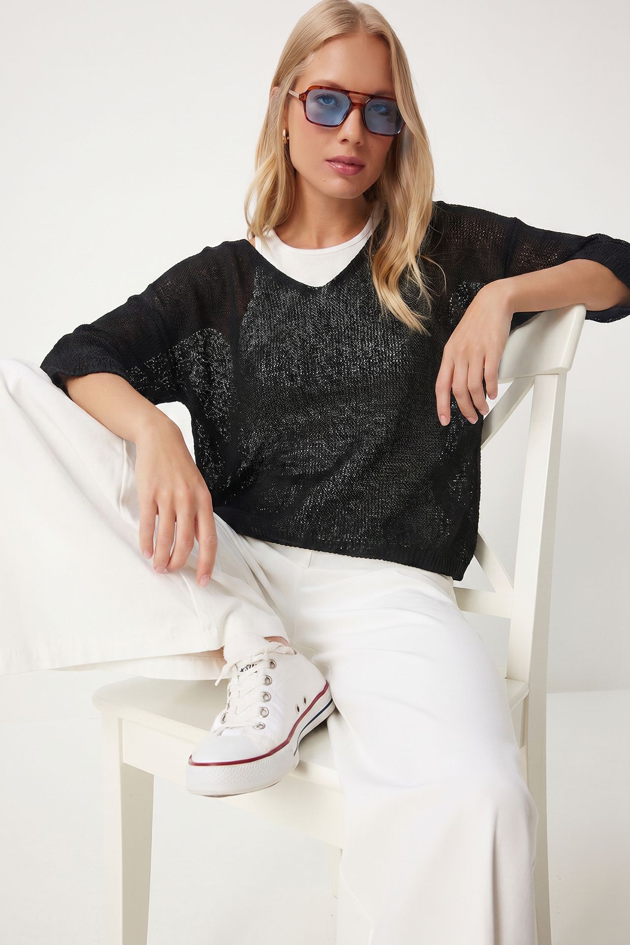 ISTANBUL Women’s V-Neck Knit Top 1