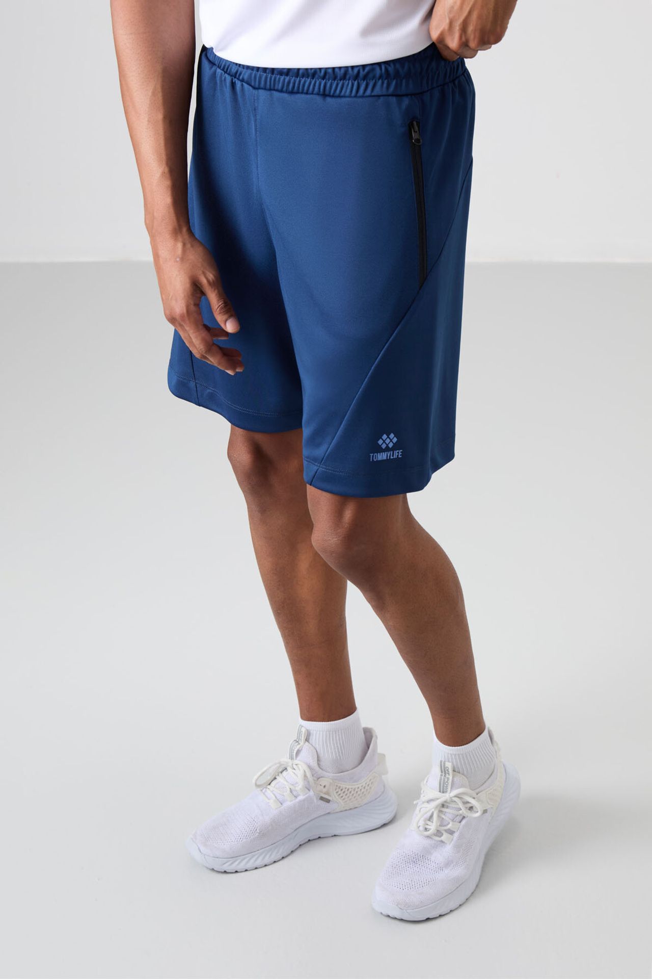 TOMMY Men's Knit Zipper Sweat Shorts 4