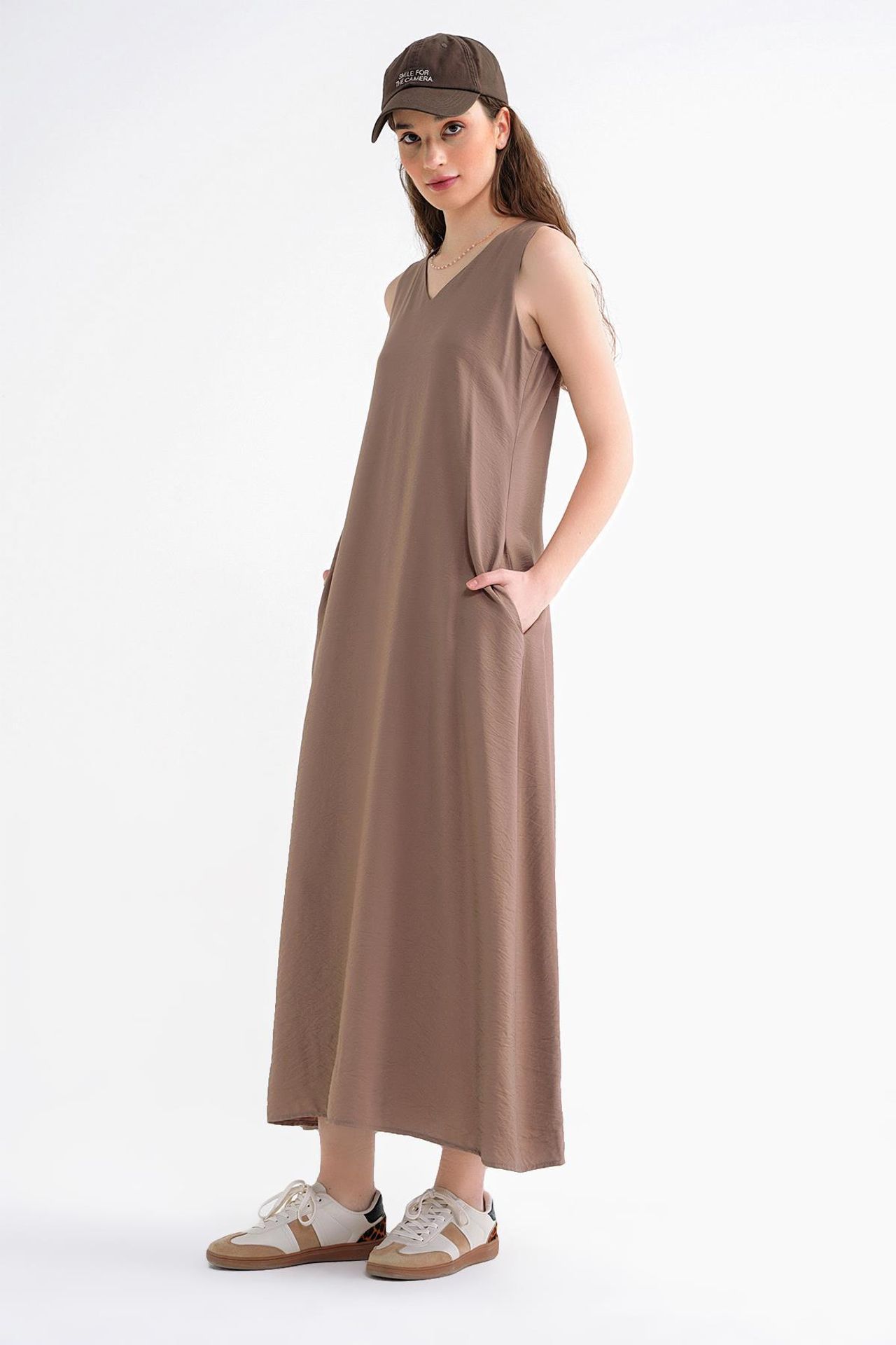 Mixray V-Neck Sleeveless Maxi Dress with Pockets 3