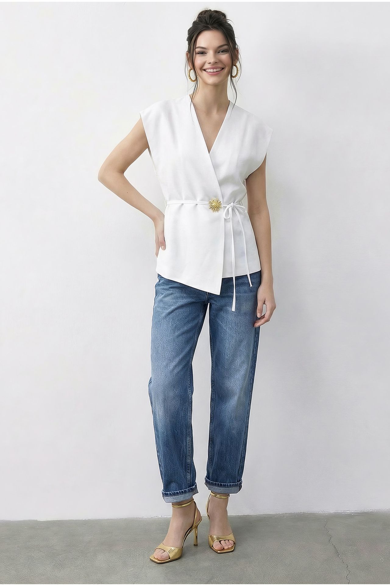 LUCCI Belted V-Neck Crepe Waistcoat 2